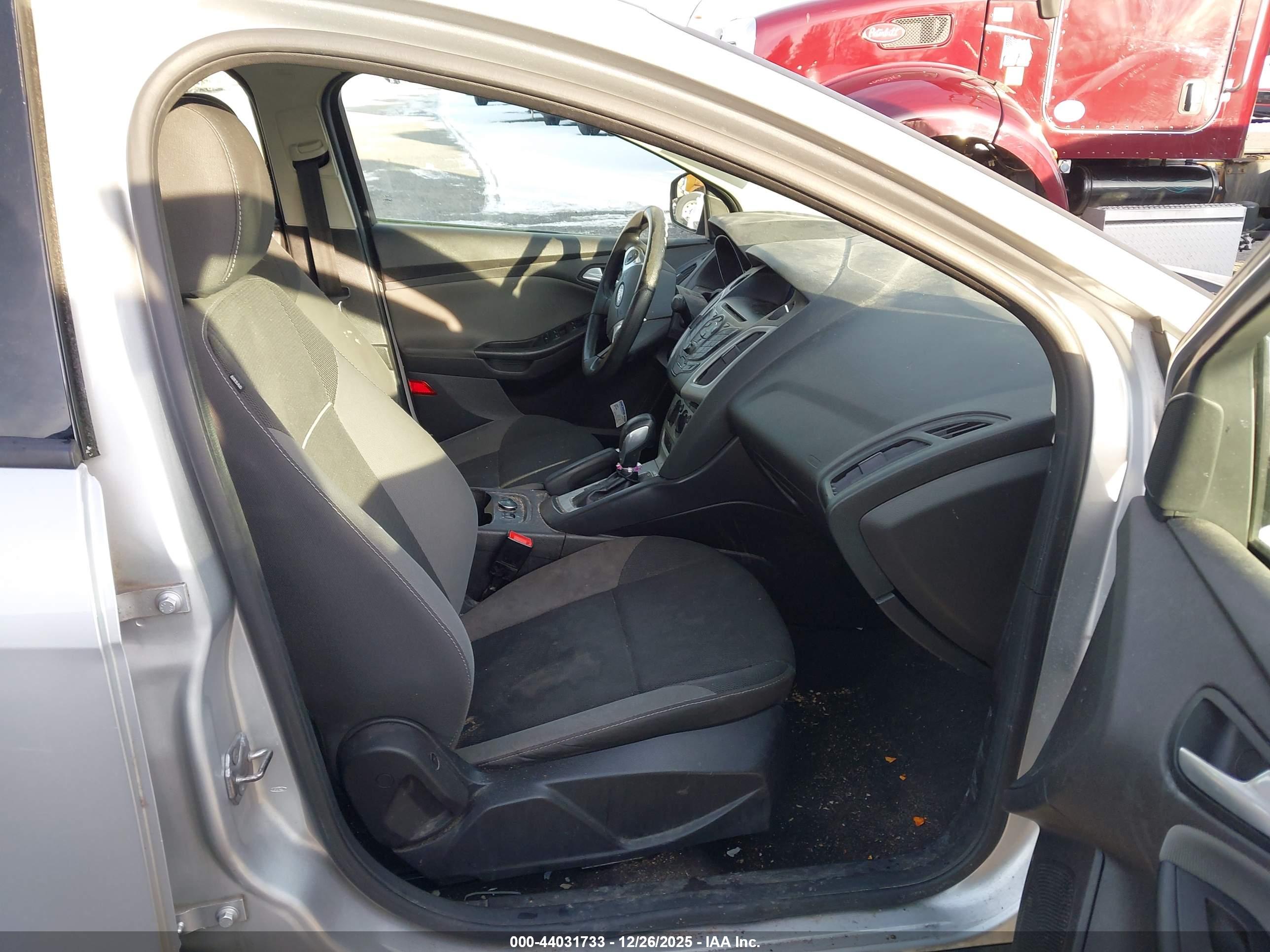FORD FOCUS image 5