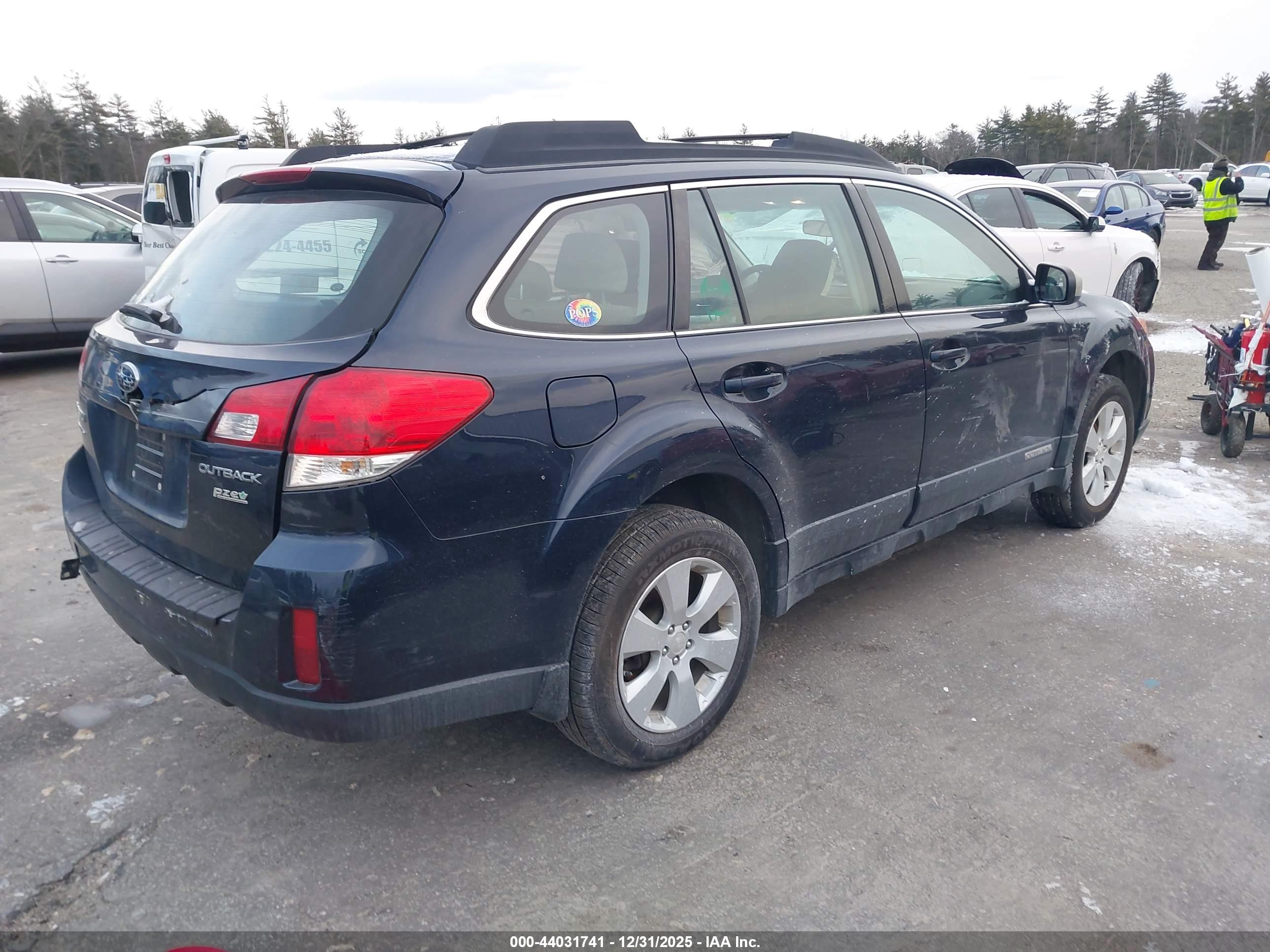 SUBARU OUTBACK image 4