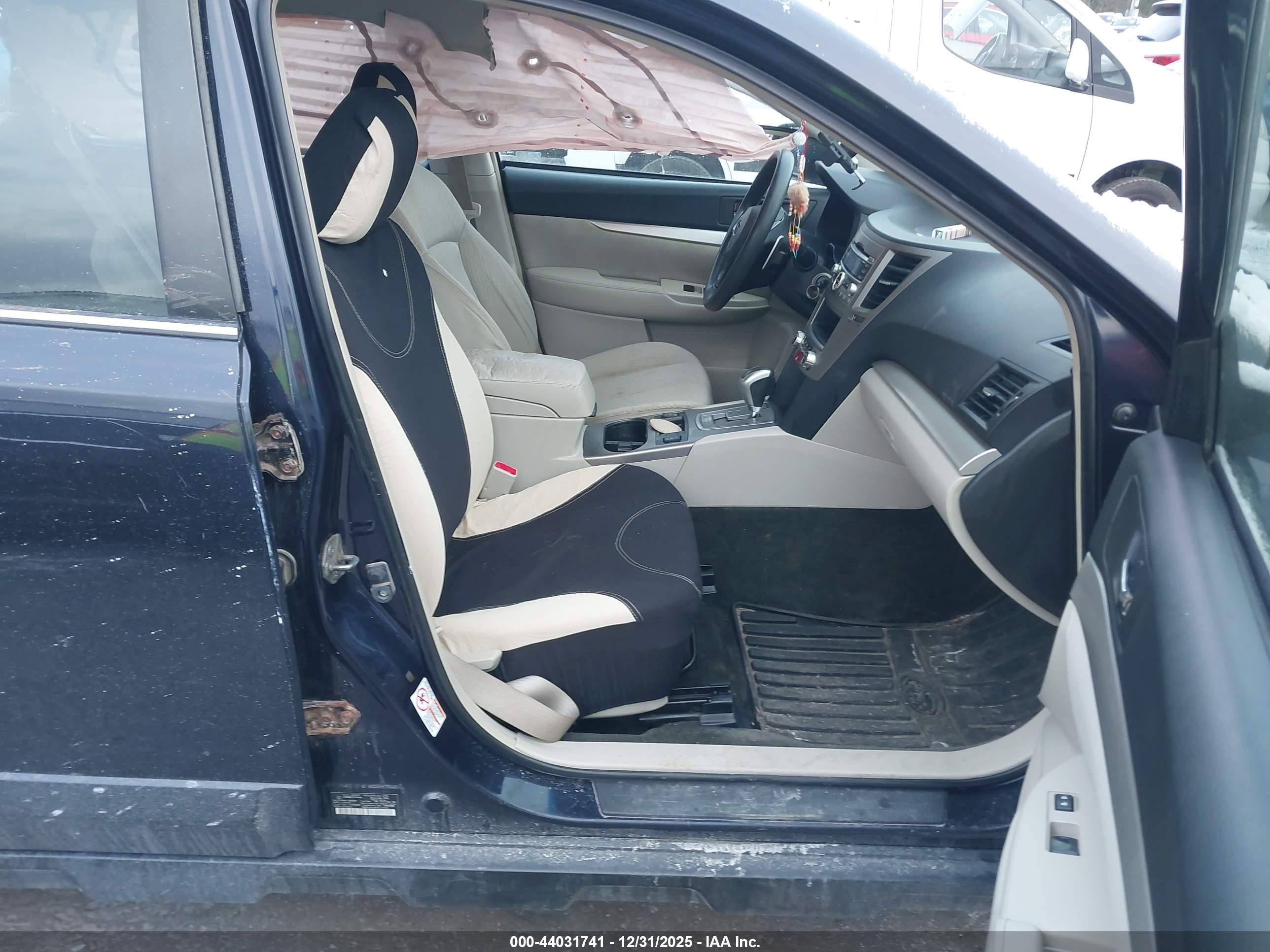 SUBARU OUTBACK image 5