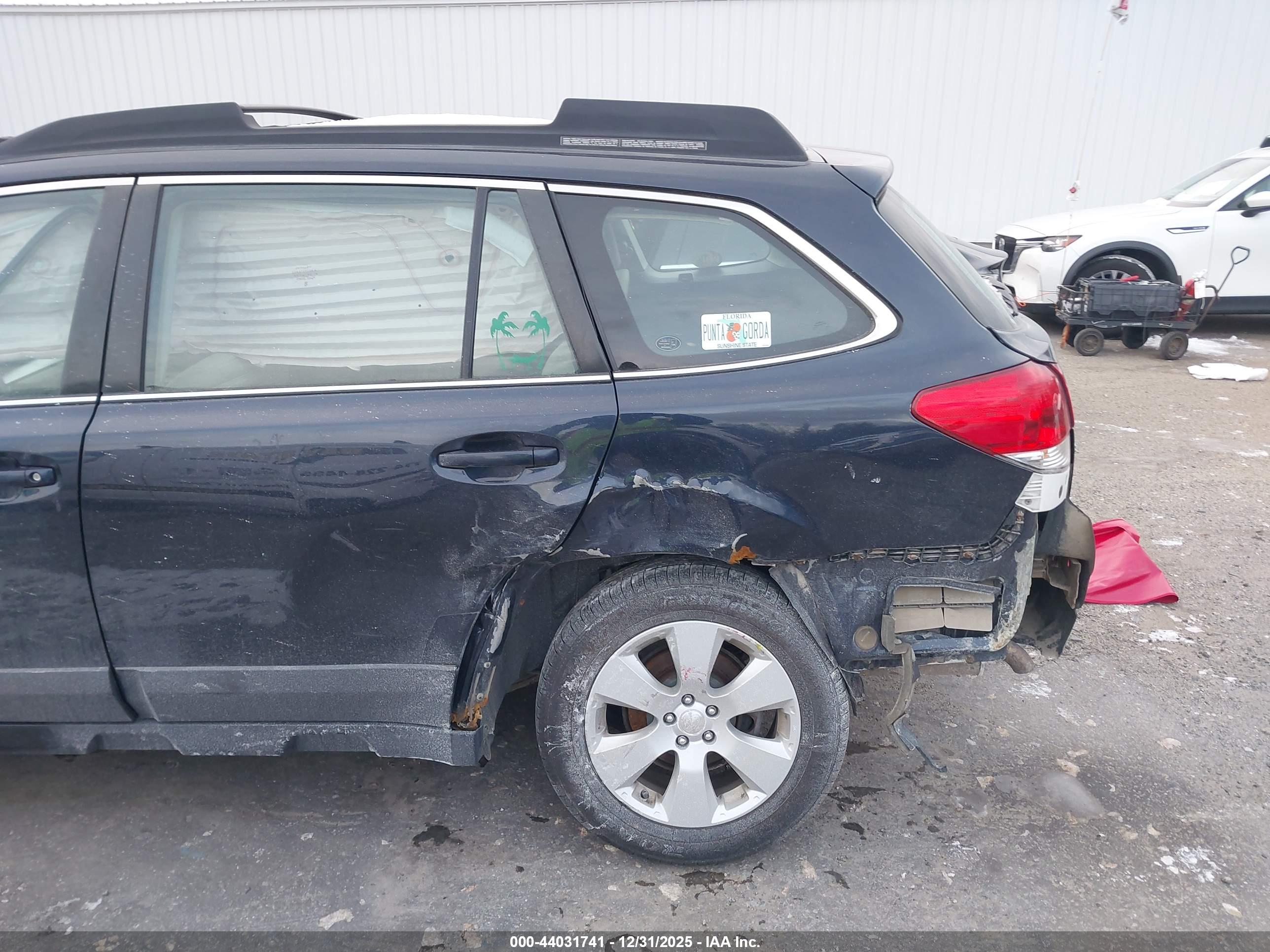 SUBARU OUTBACK image 6