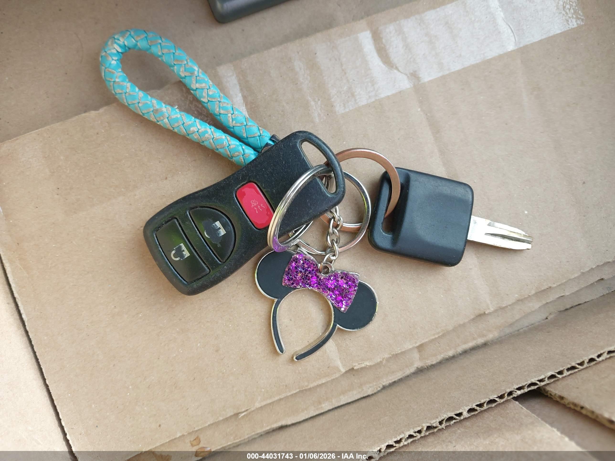 NISSAN VERSA image 11