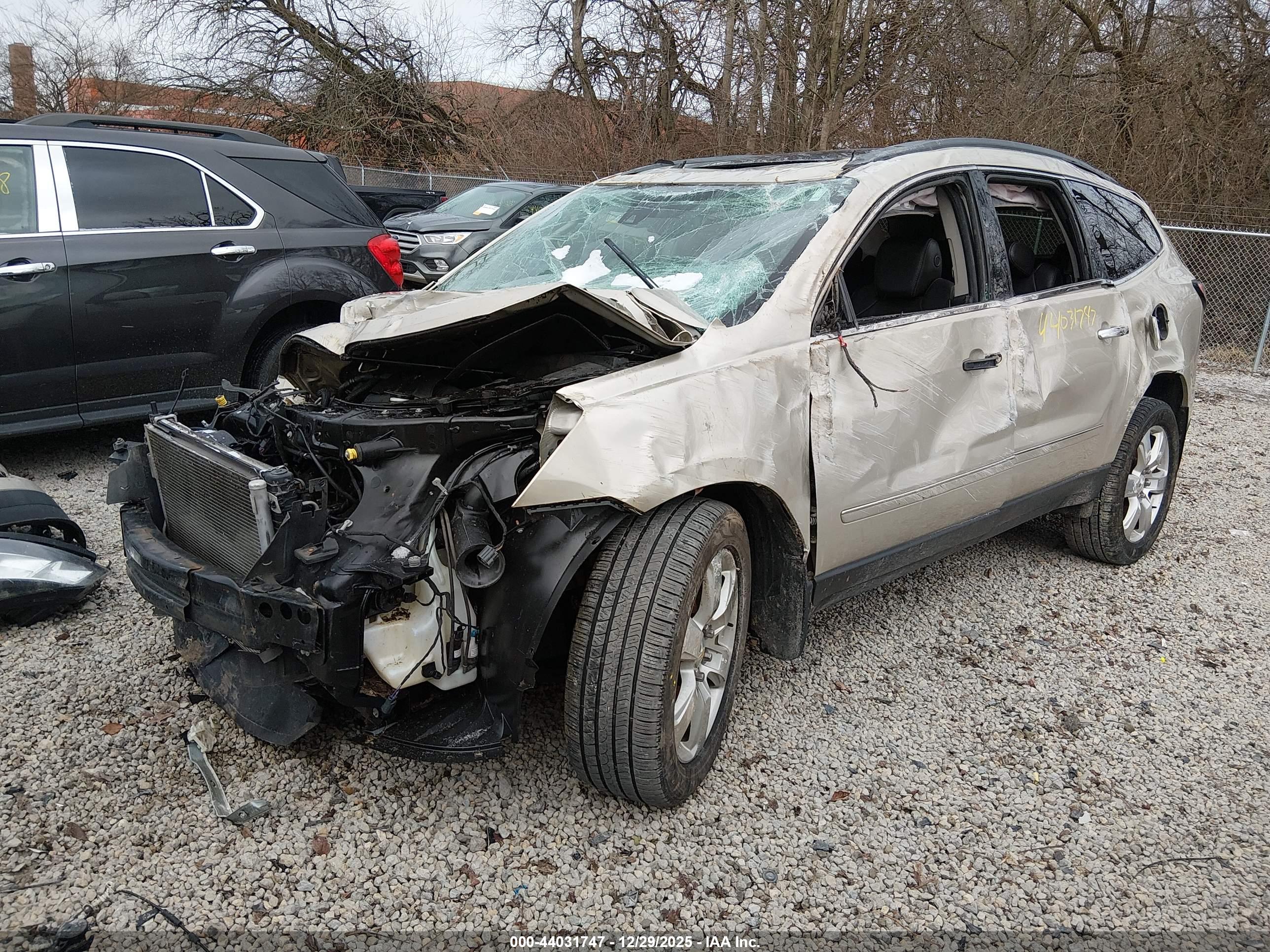 CHEVROLET TRAVERSE image 2