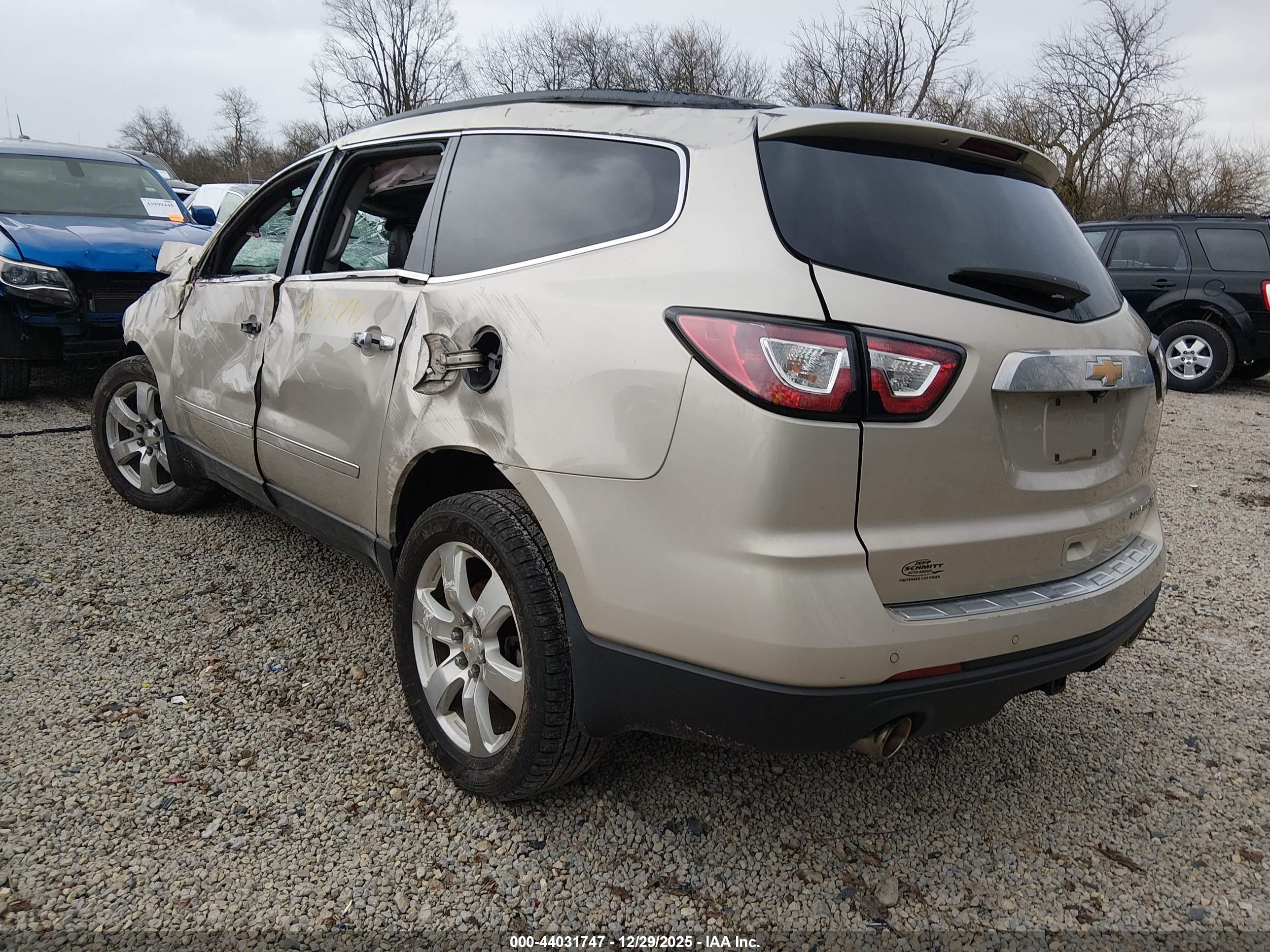 CHEVROLET TRAVERSE image 3