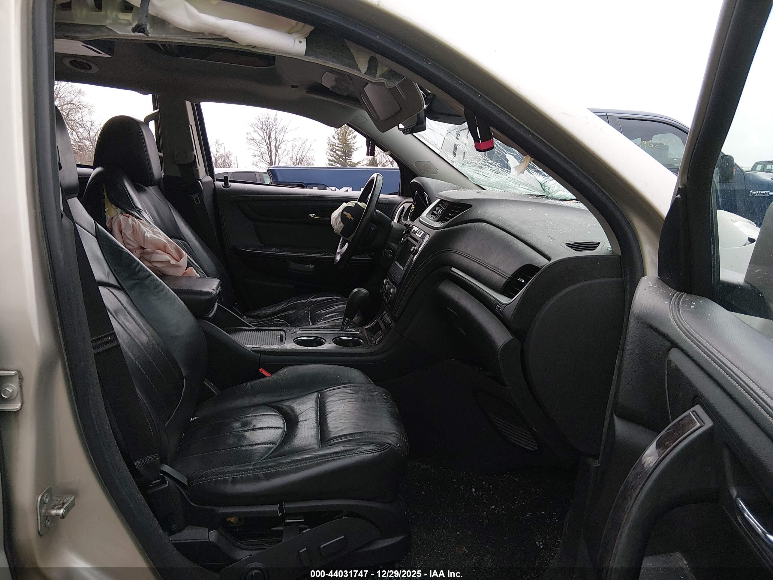 CHEVROLET TRAVERSE image 5