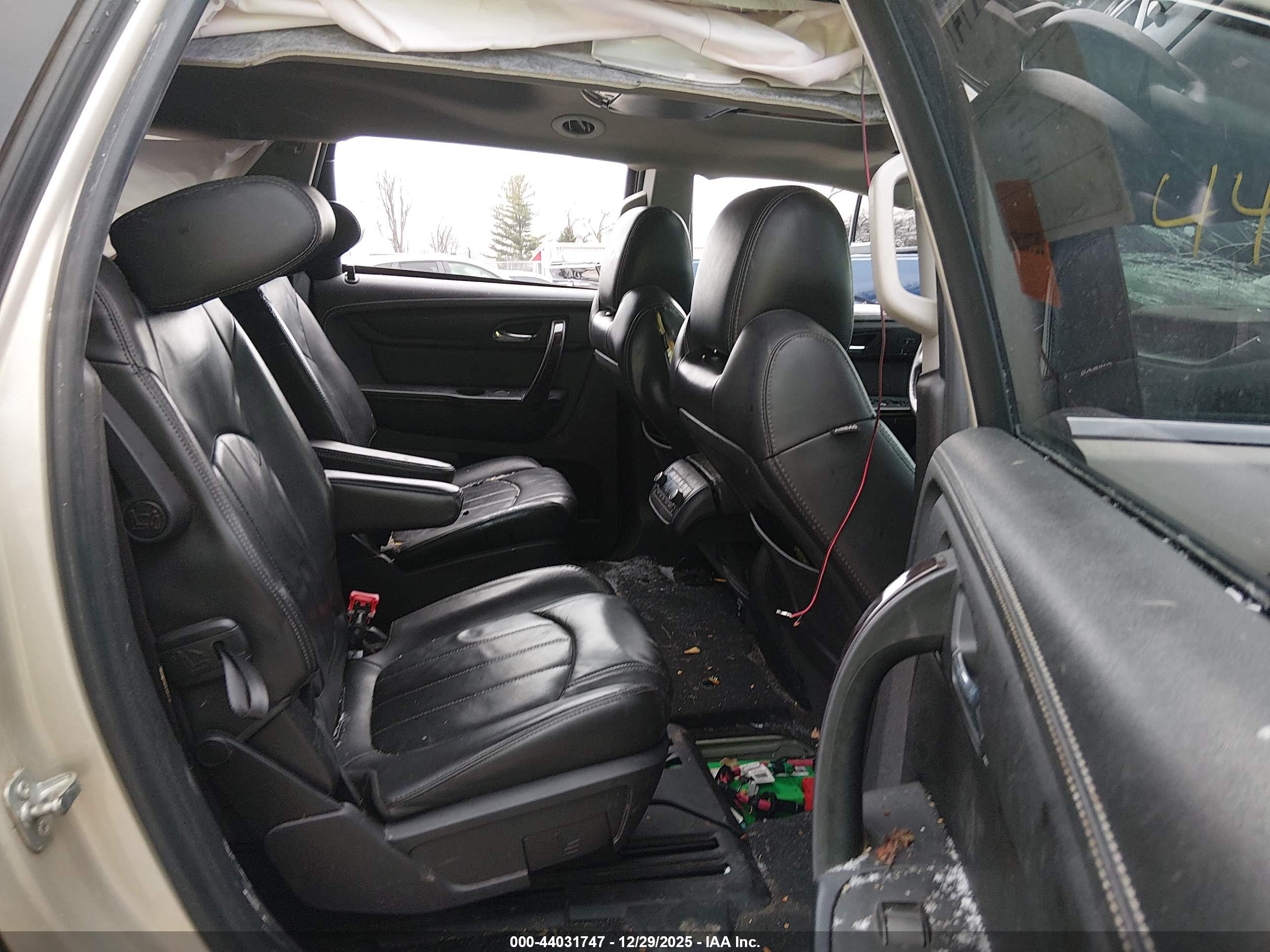CHEVROLET TRAVERSE image 8
