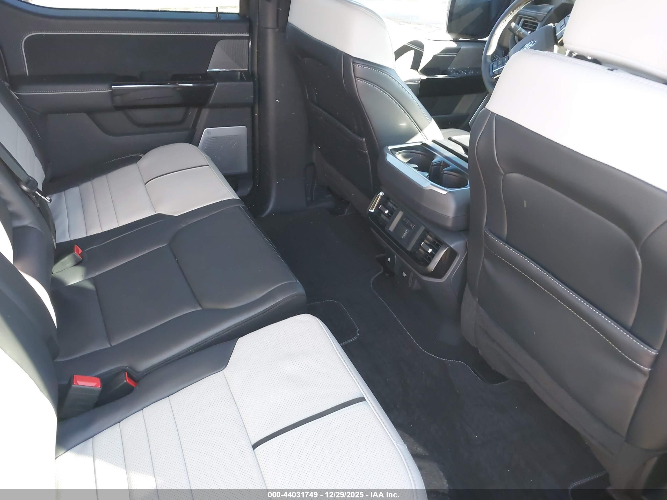 FORD F-150 image 8