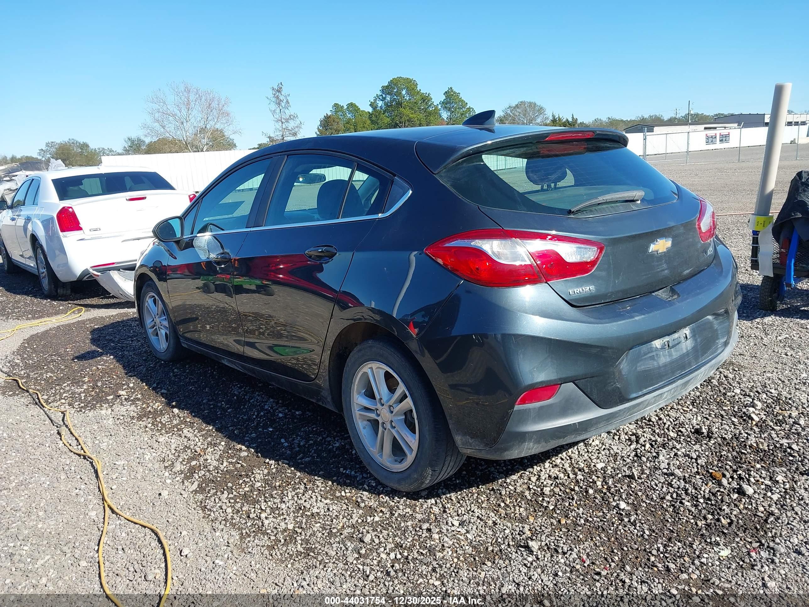 CHEVROLET CRUZE image 3