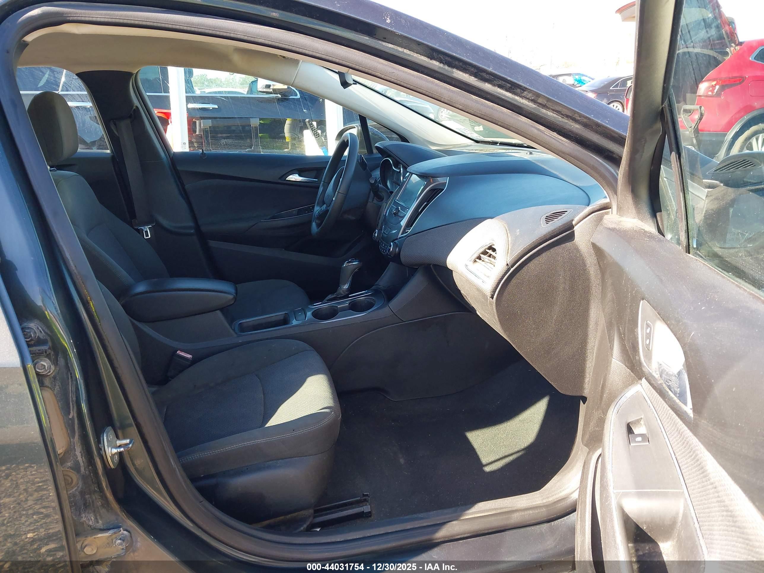 CHEVROLET CRUZE image 5