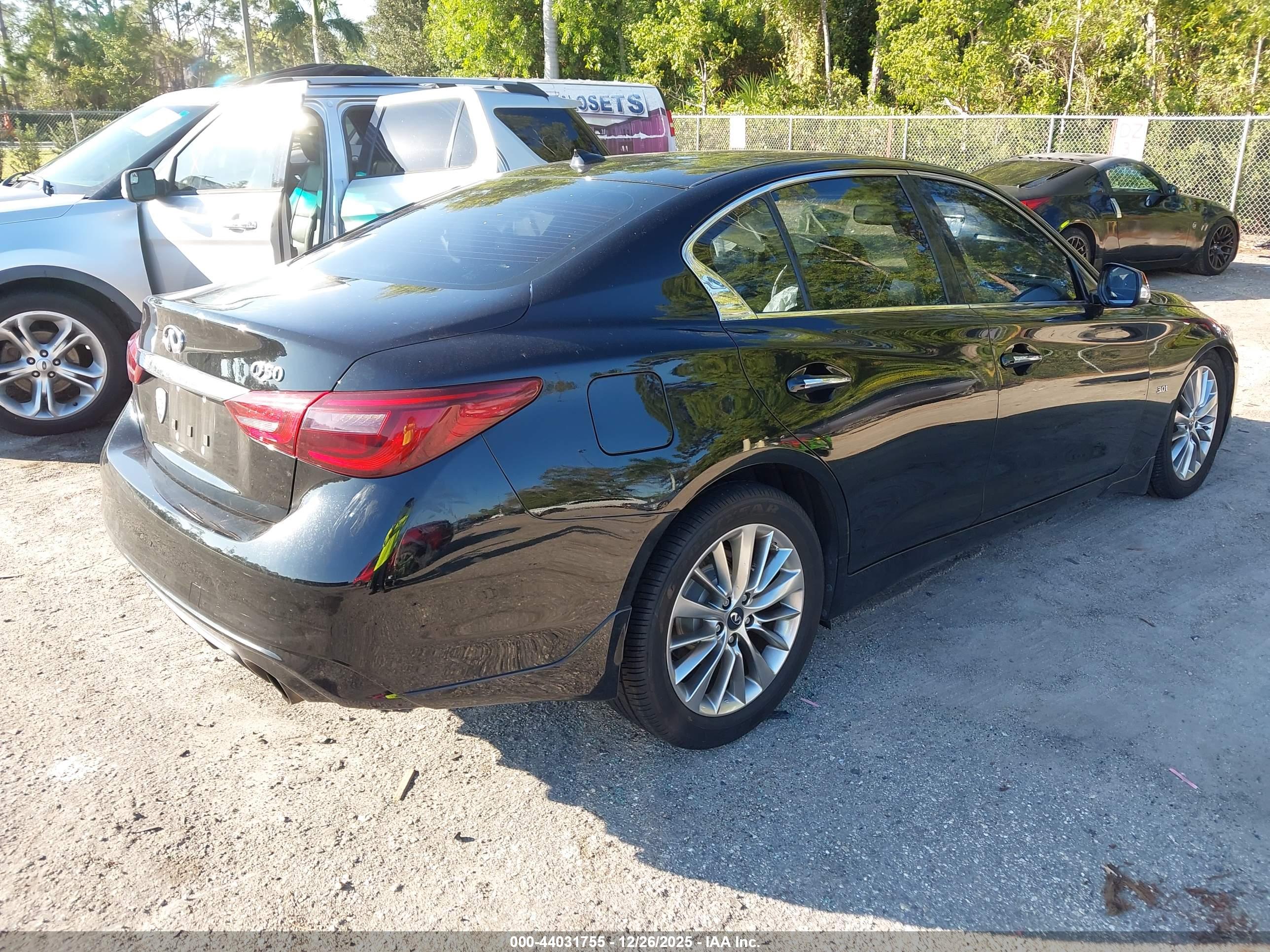 INFINITI Q50 image 4