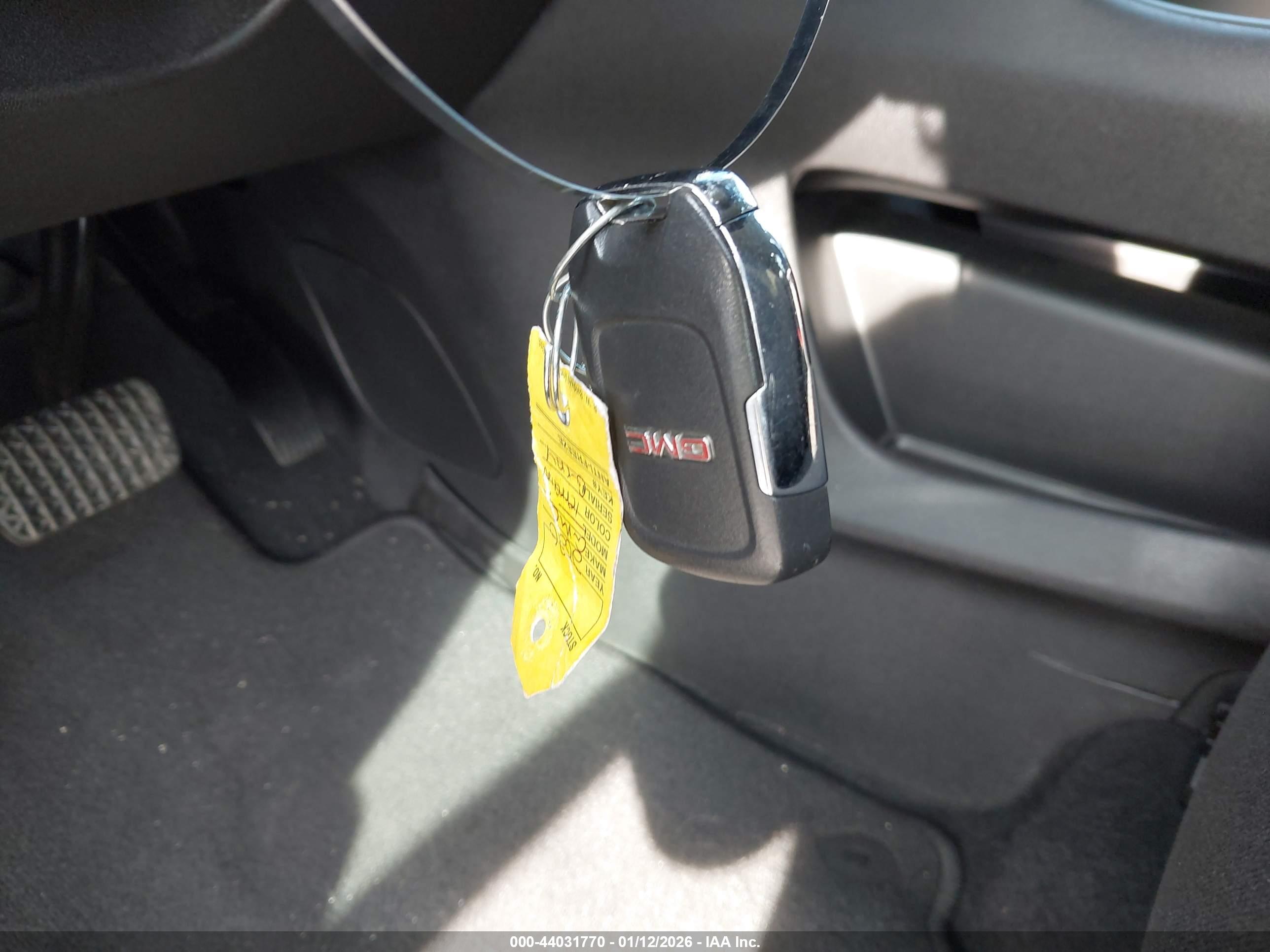 GMC TERRAIN image 11