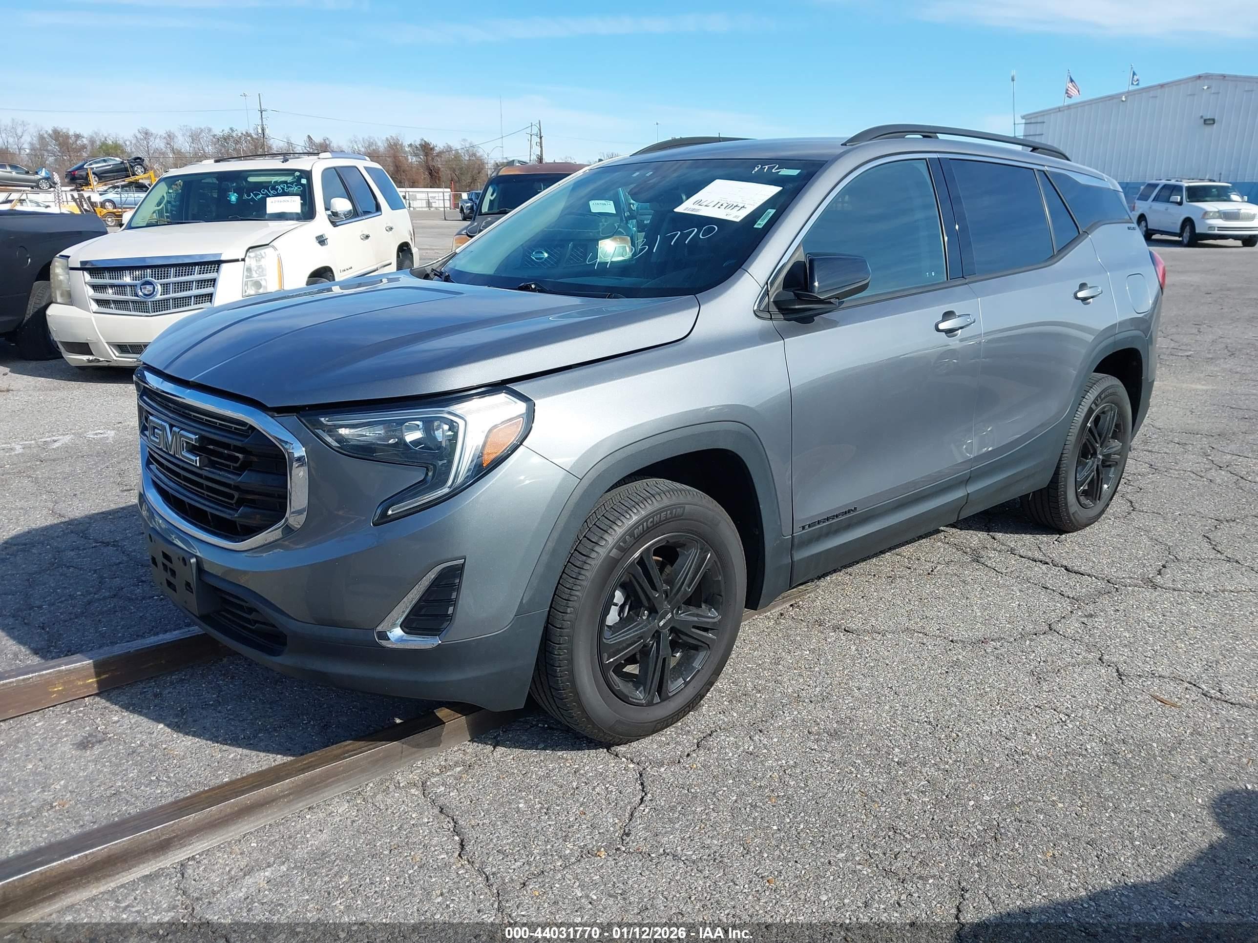 GMC TERRAIN image 2