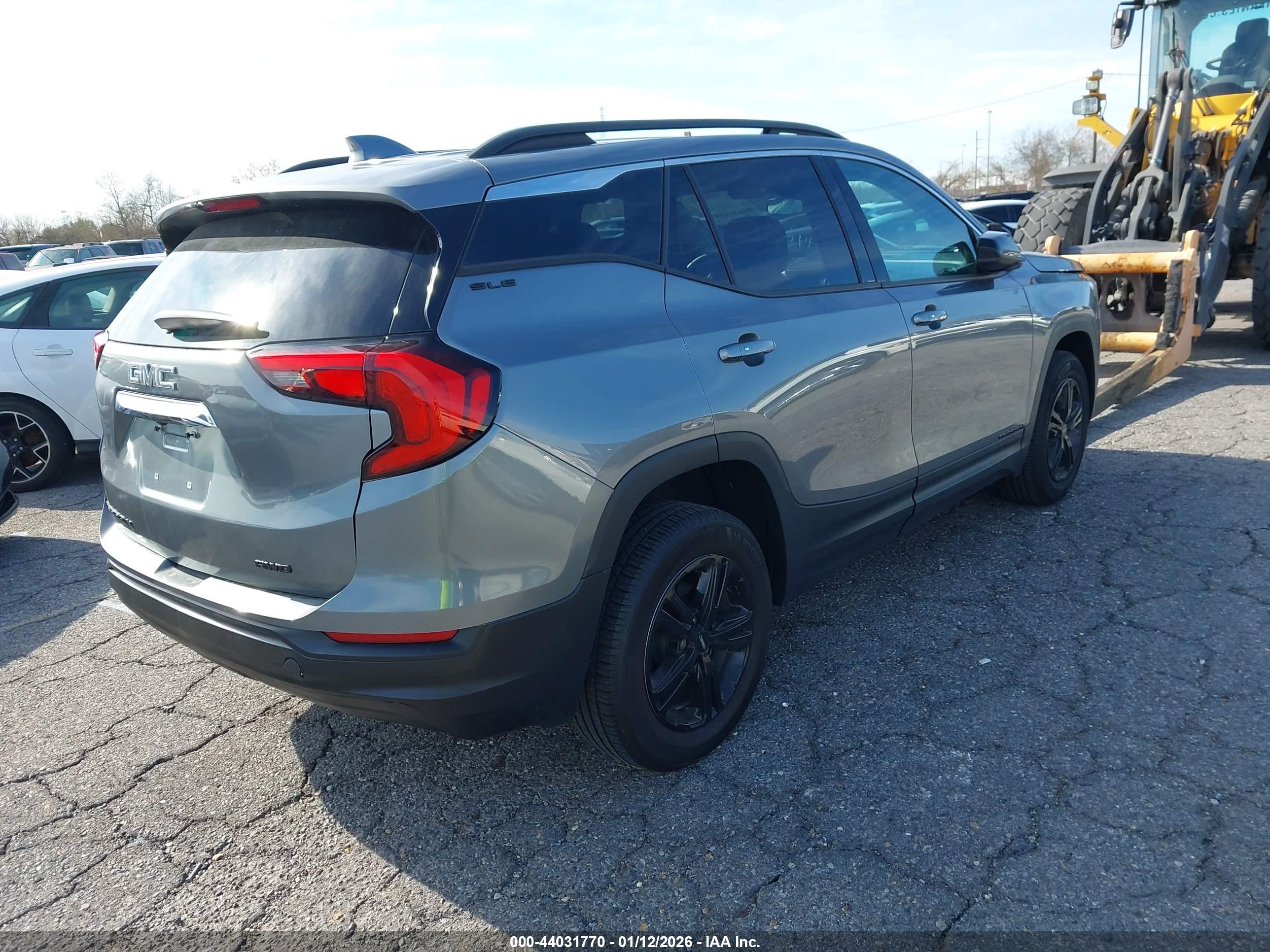 GMC TERRAIN image 4
