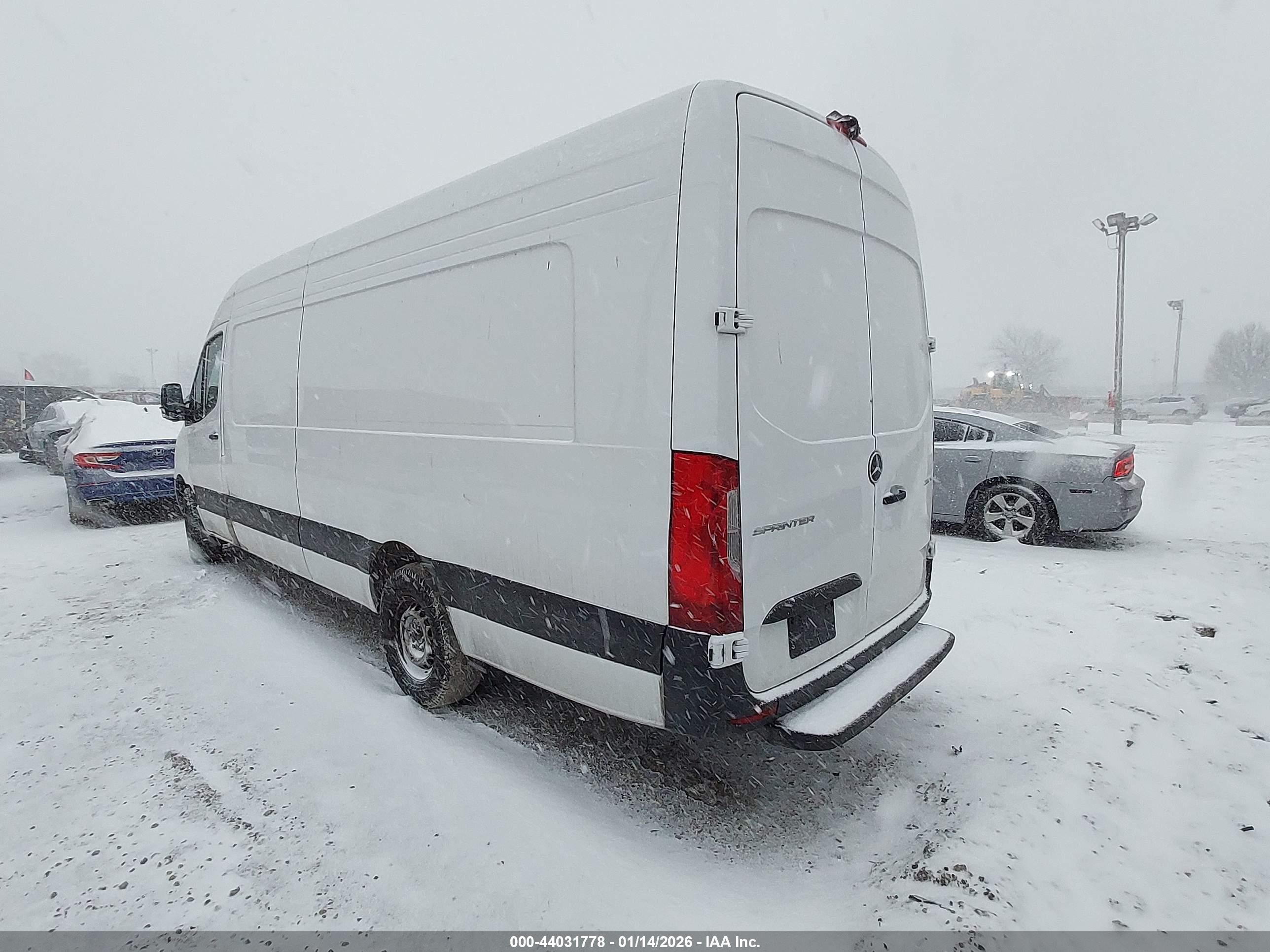 MERCEDES-BENZ SPRINTER image 3