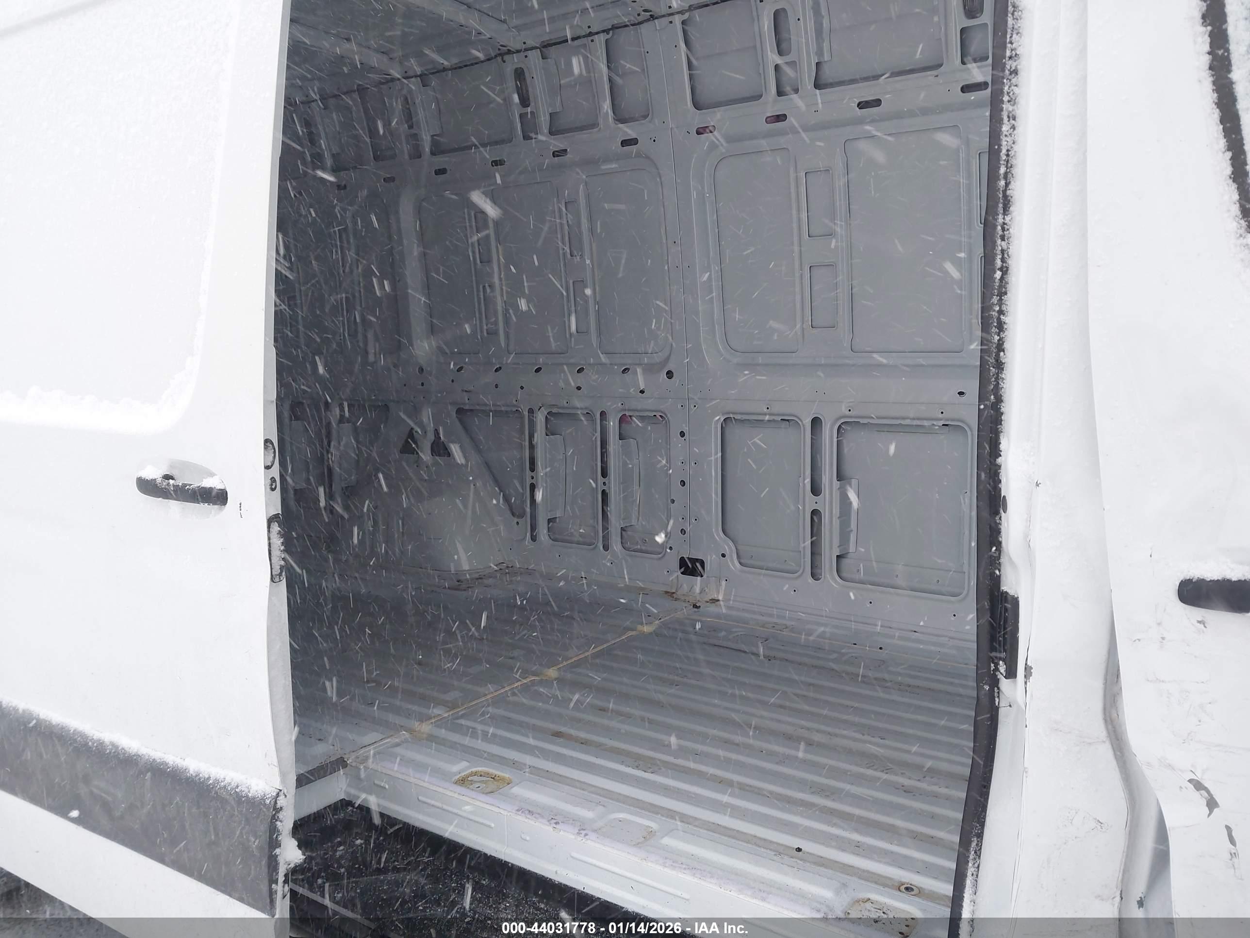 MERCEDES-BENZ SPRINTER image 8