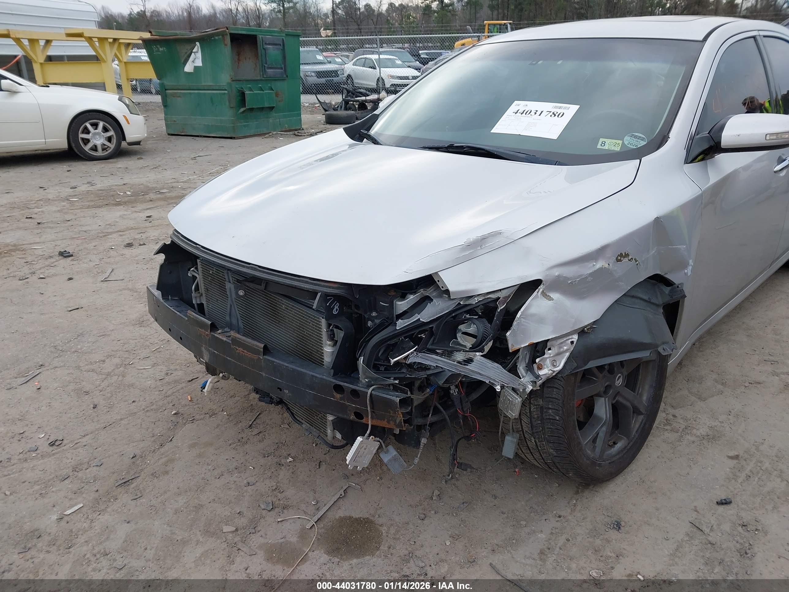 NISSAN MAXIMA image 6