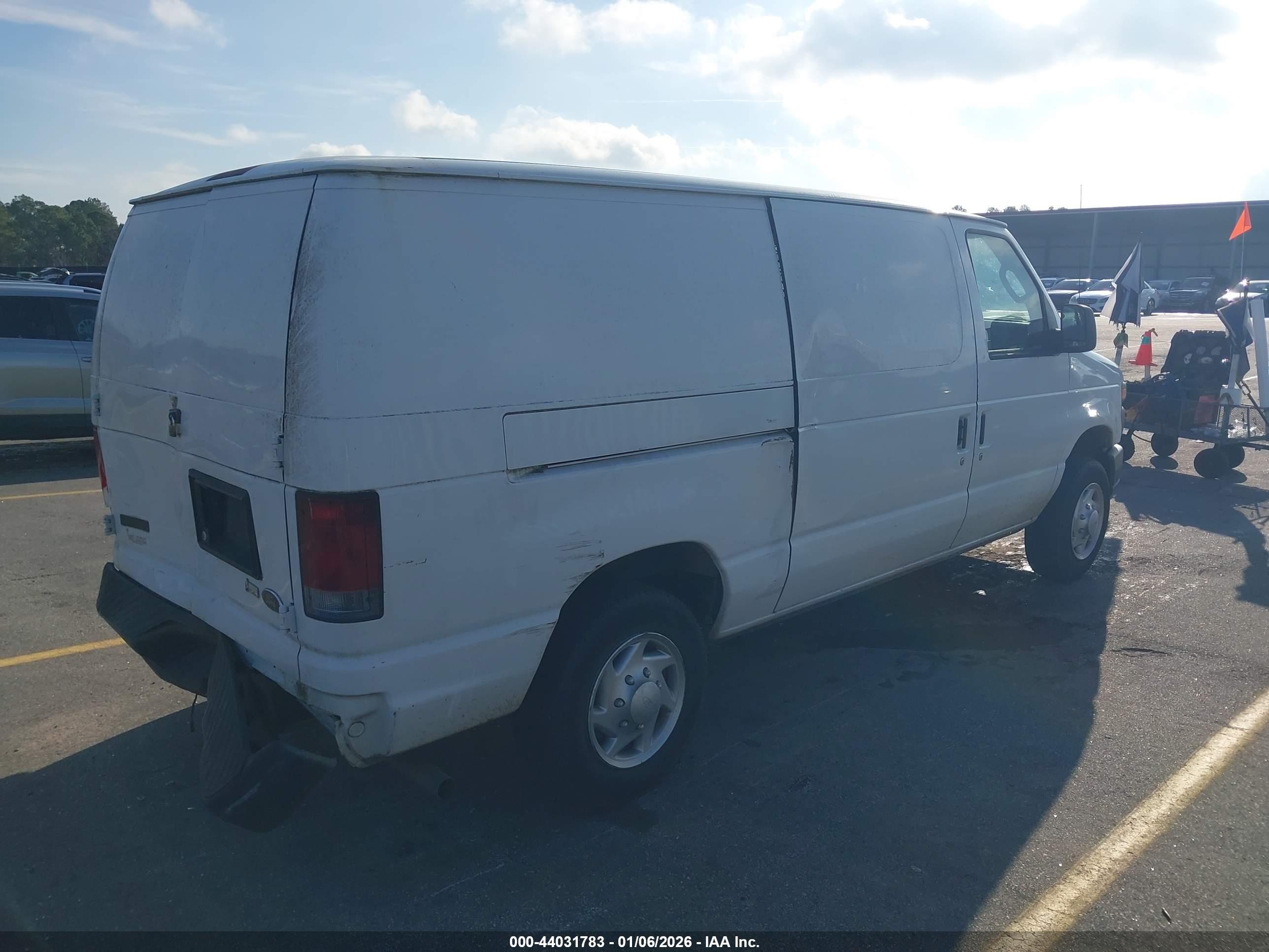 FORD E-150 image 4