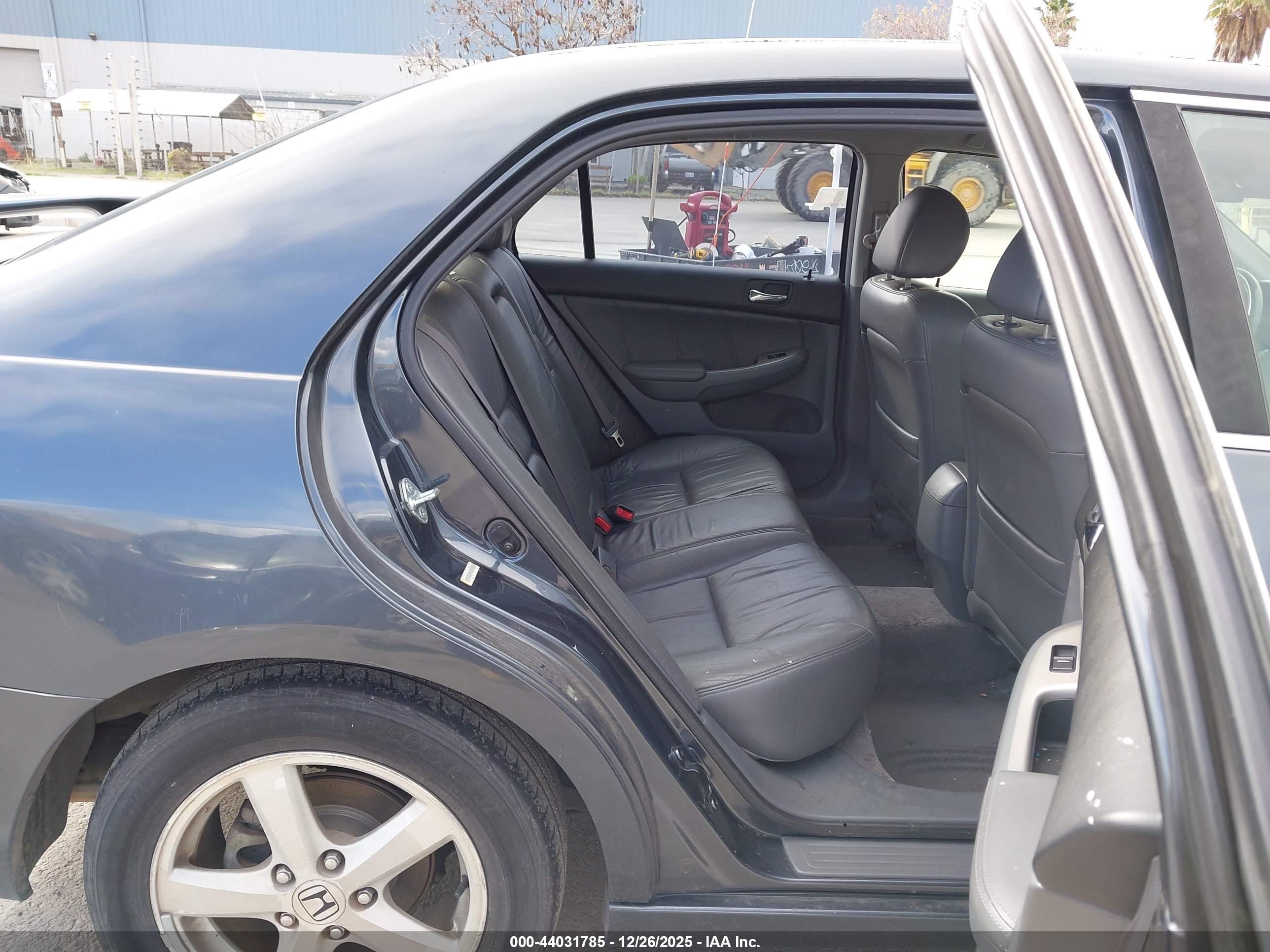 HONDA ACCORD image 8
