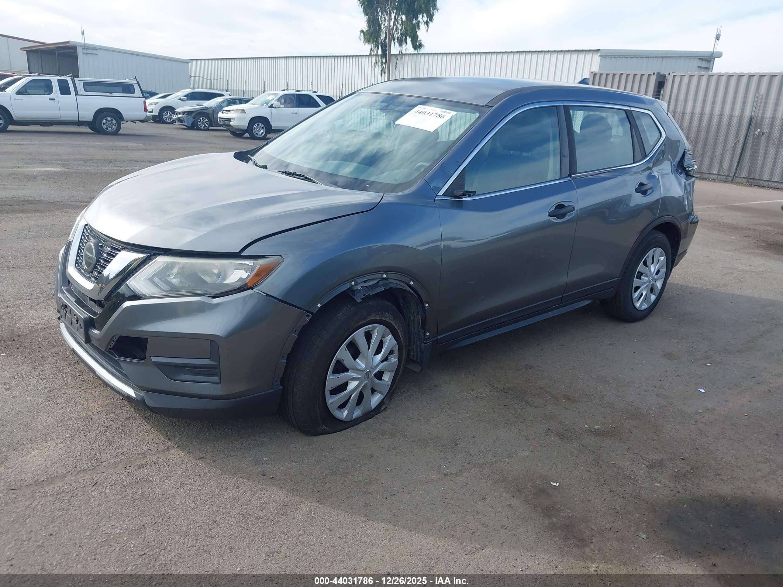 NISSAN ROGUE image 2