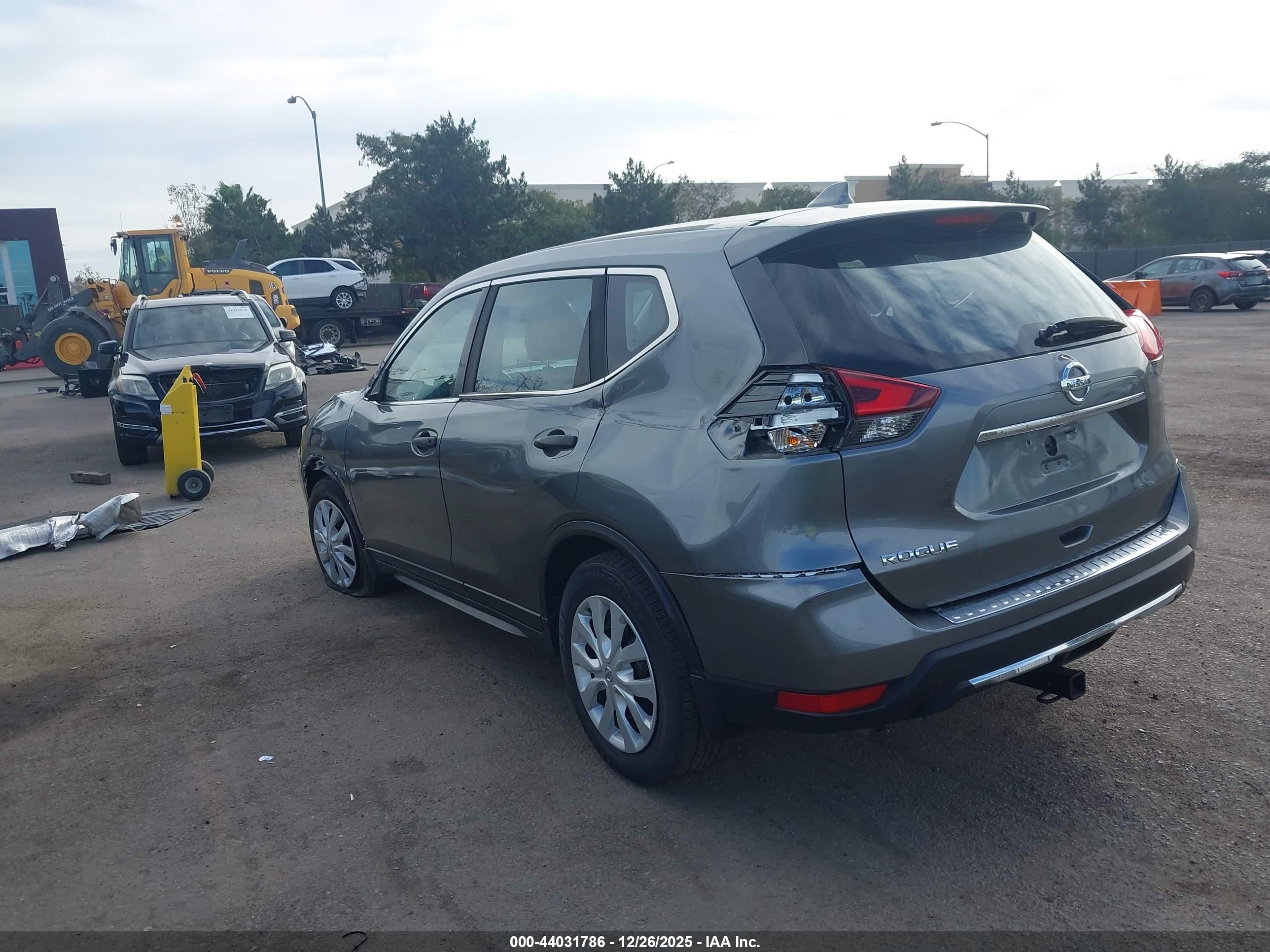 NISSAN ROGUE image 3