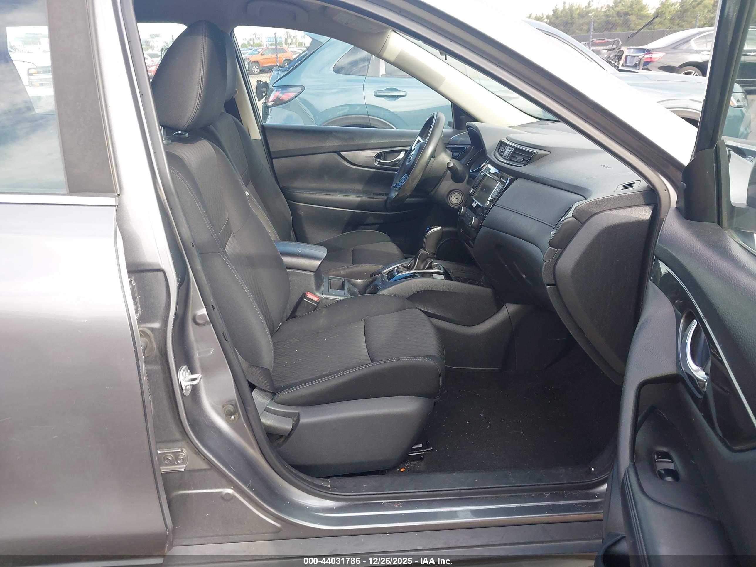 NISSAN ROGUE image 5