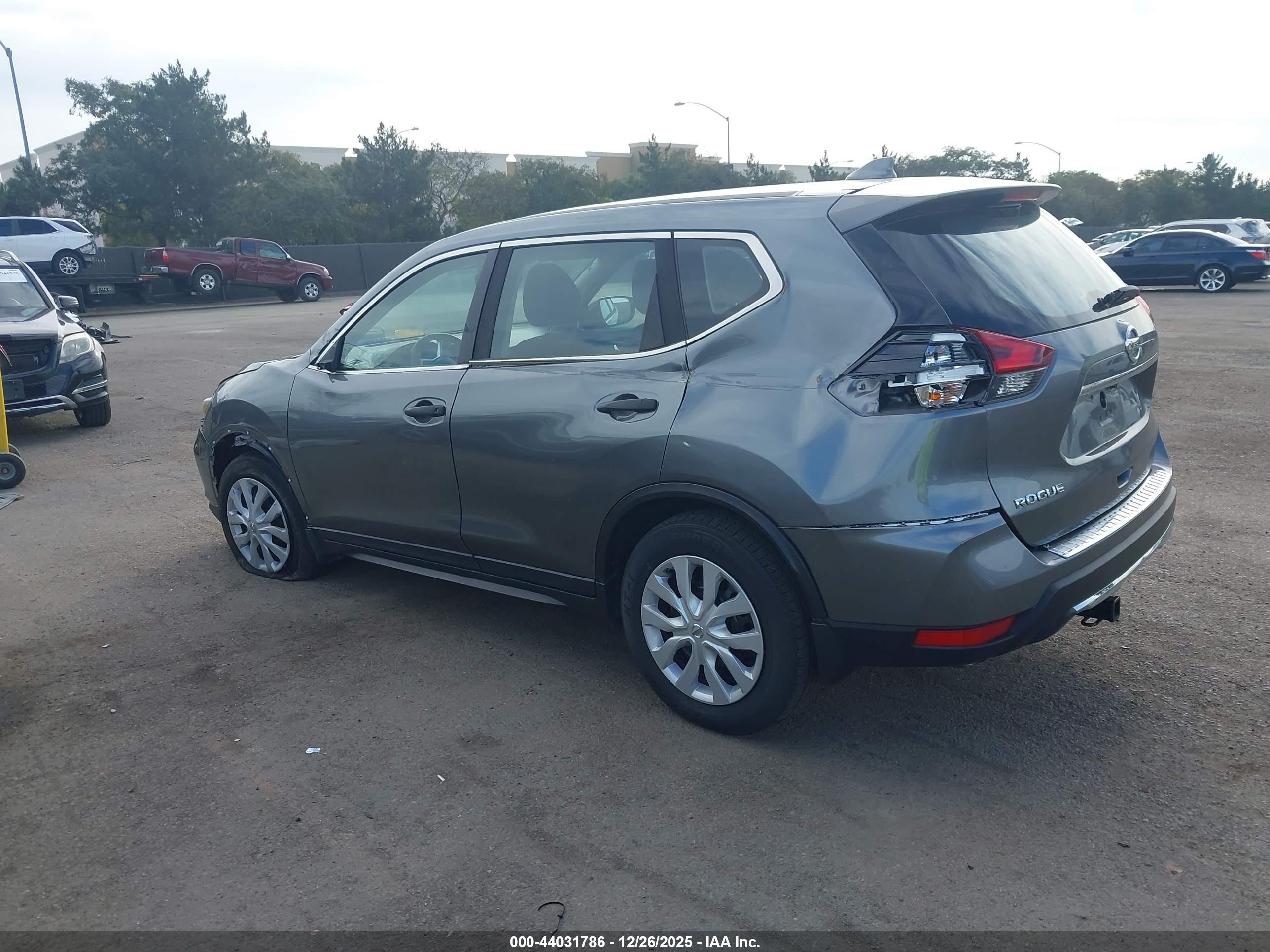 NISSAN ROGUE image 6