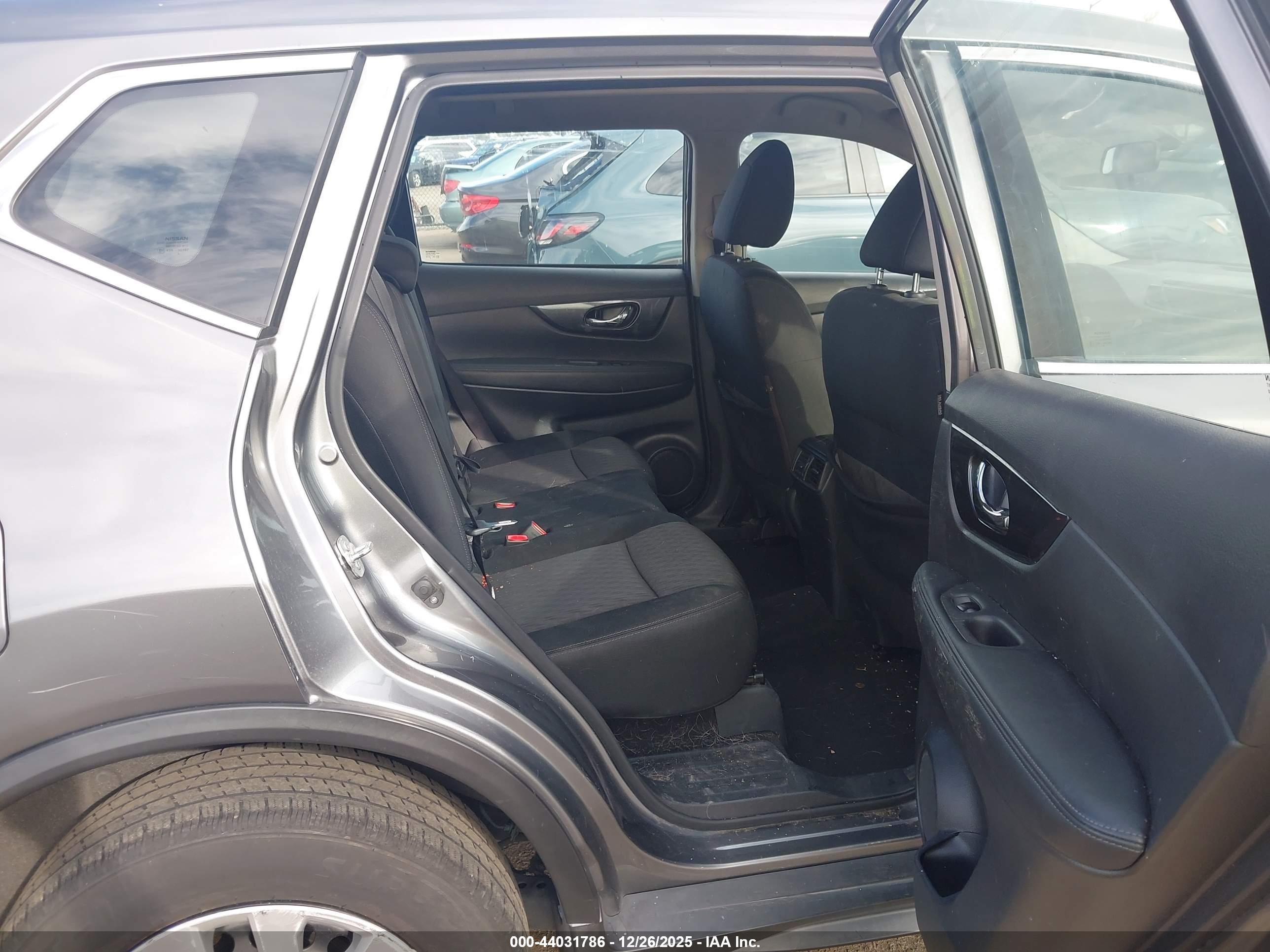 NISSAN ROGUE image 8