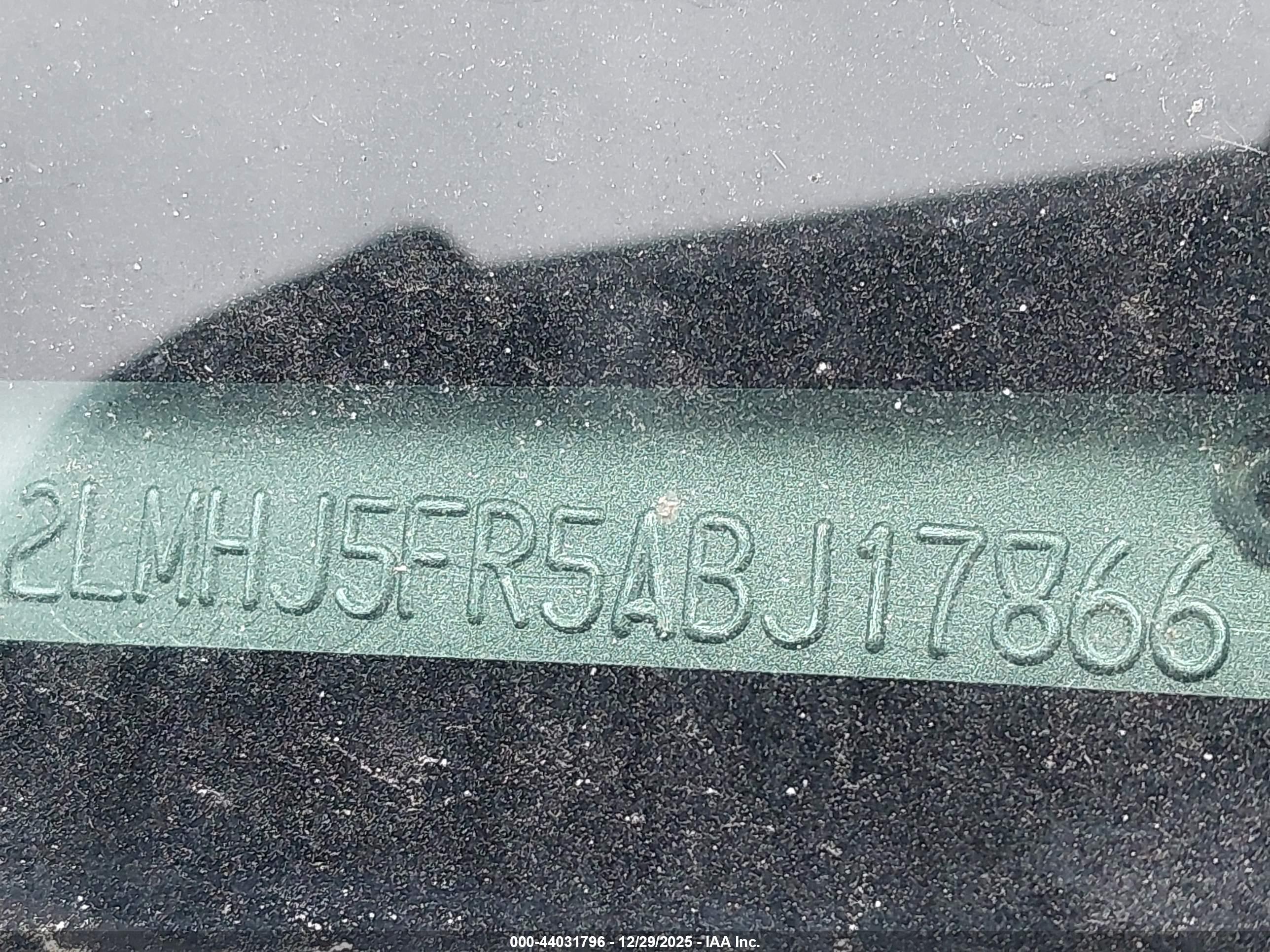 LINCOLN MKT image 9
