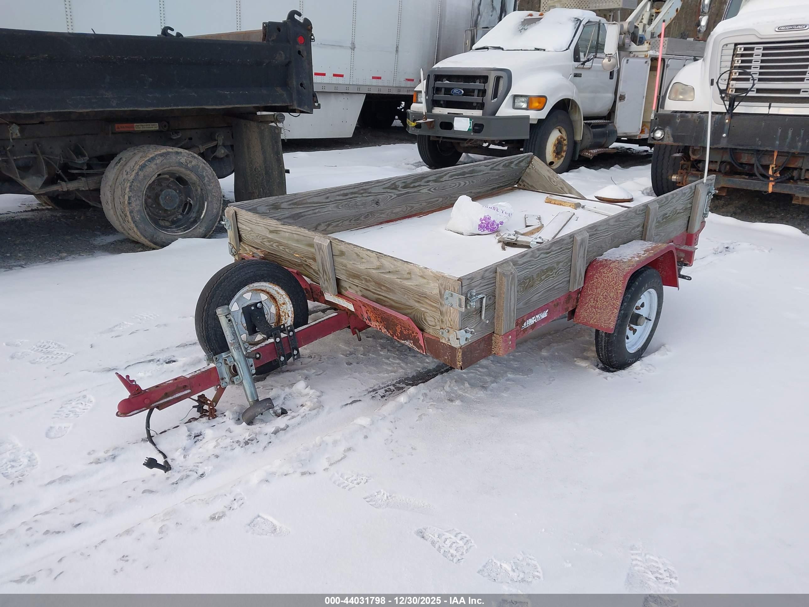SURE-TRAC TRAILER image 2