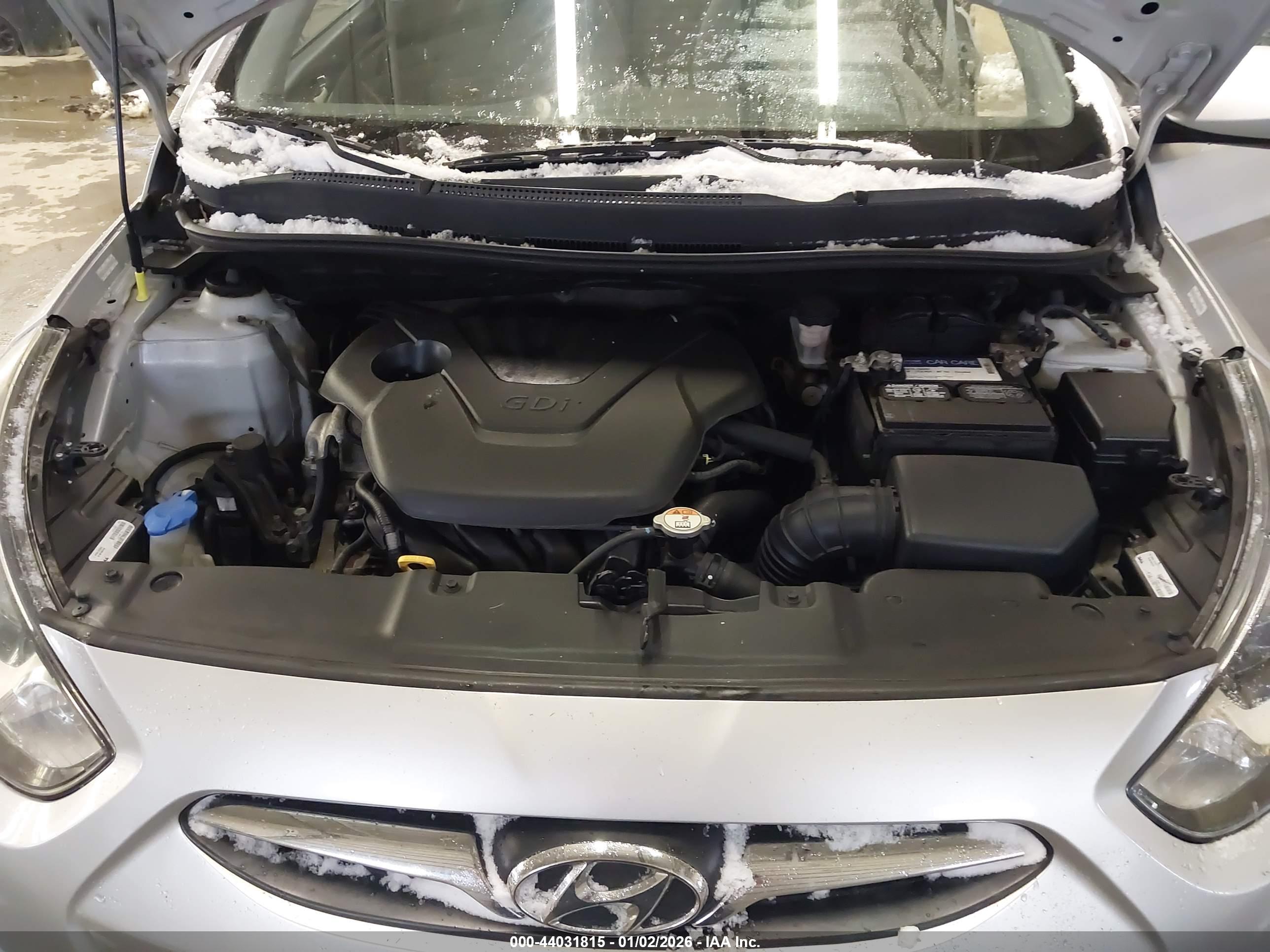 HYUNDAI ACCENT image 10