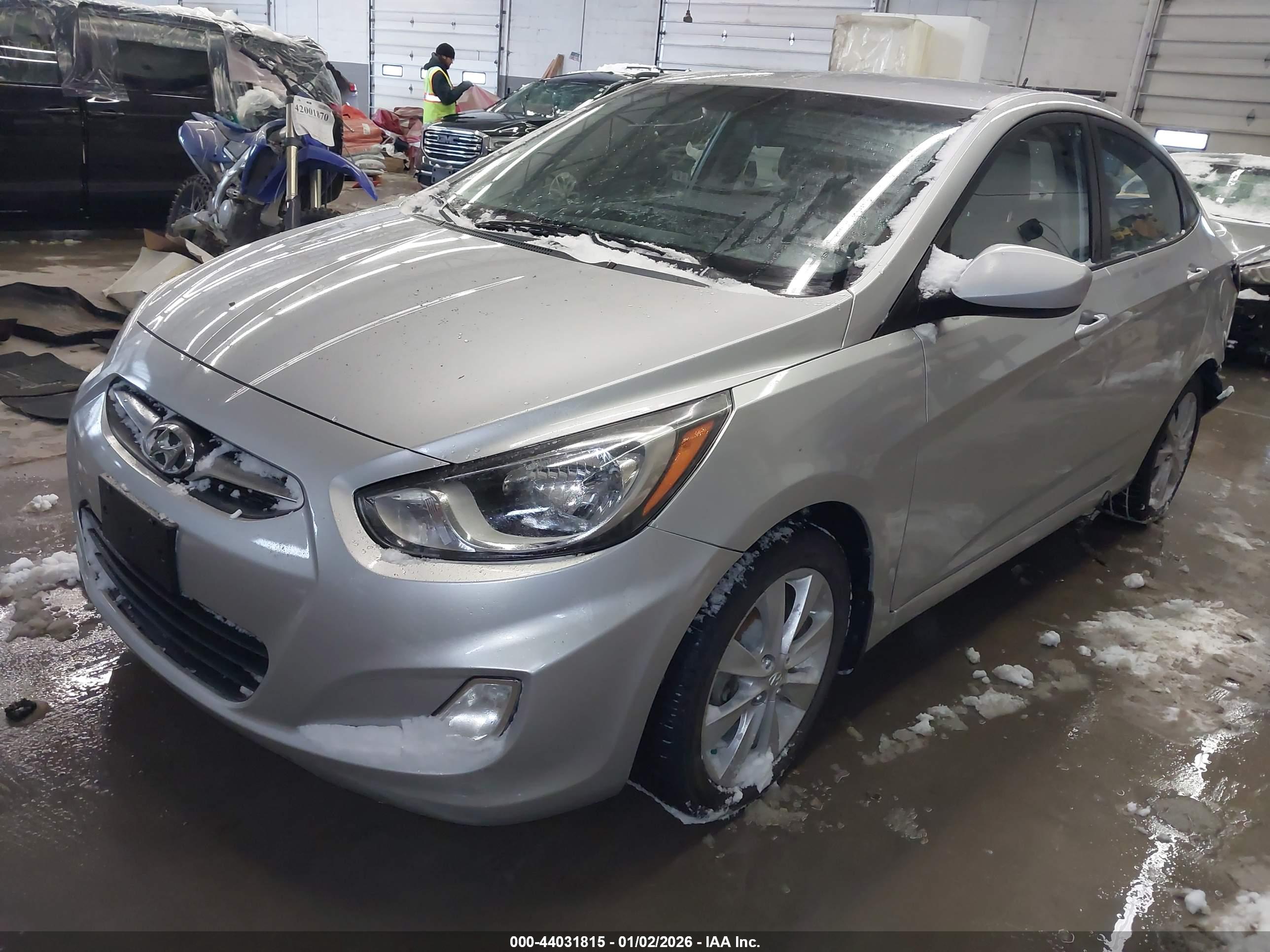 HYUNDAI ACCENT image 2