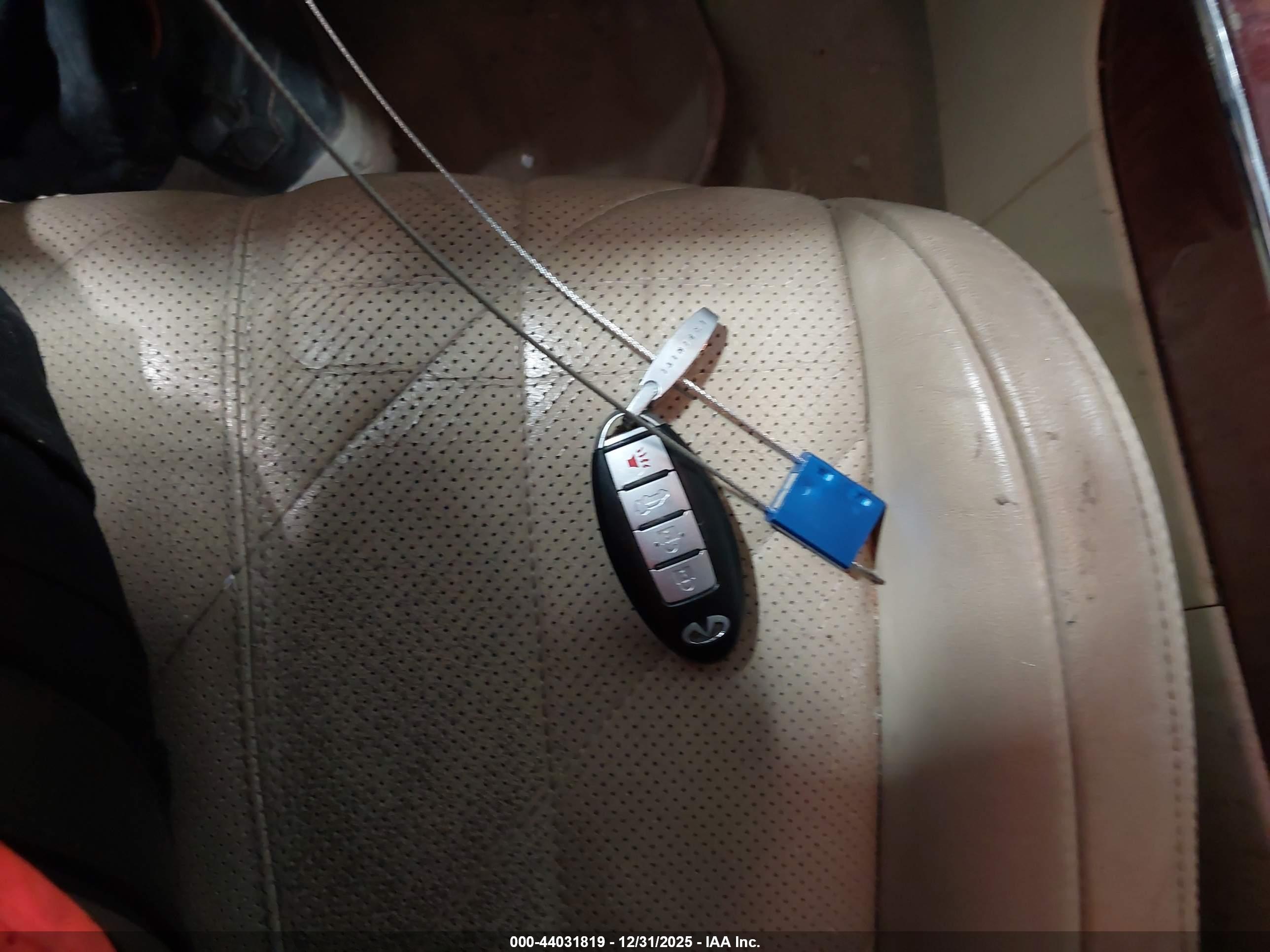 INFINITI FX35 image 11