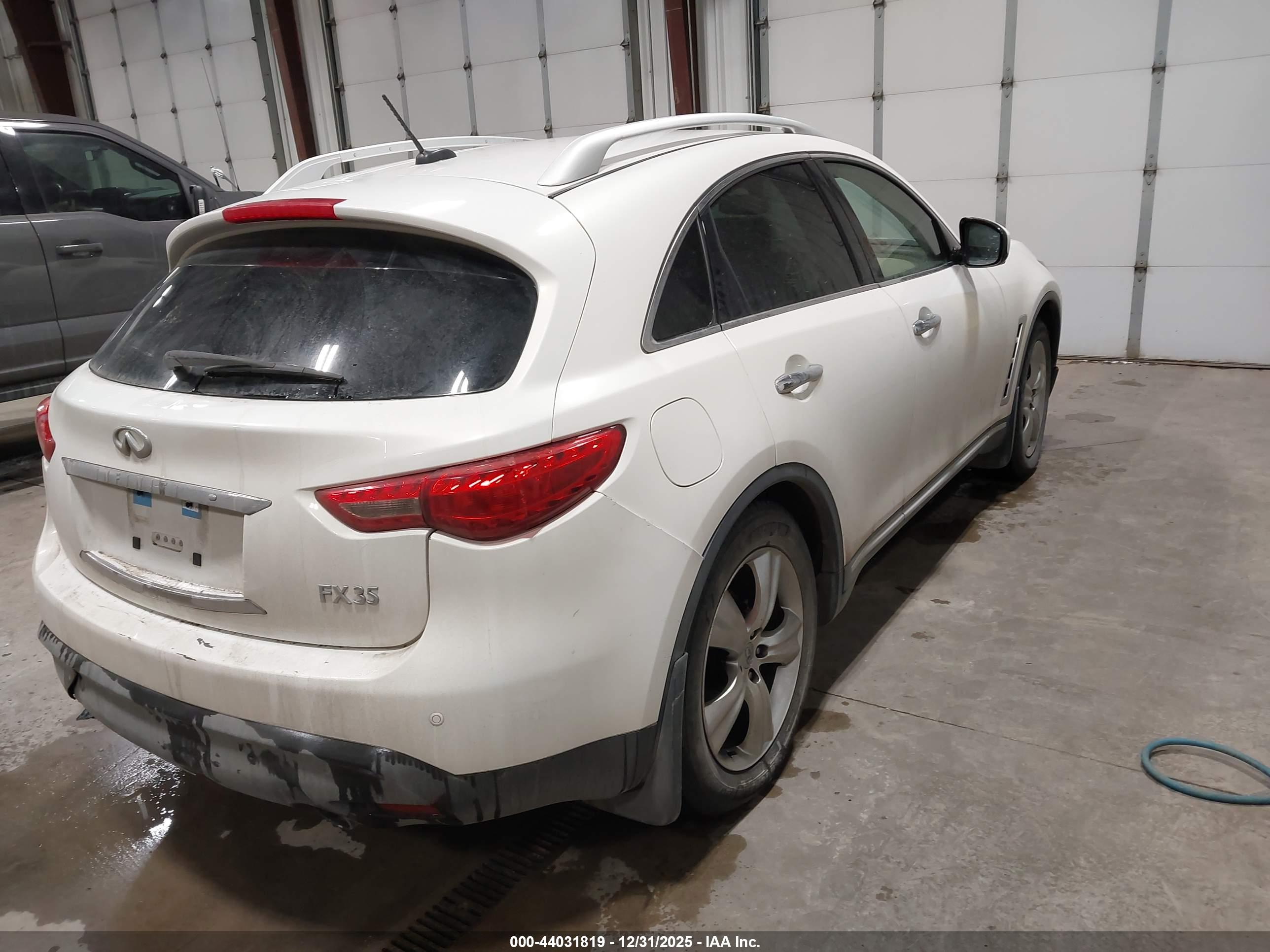 INFINITI FX35 image 4