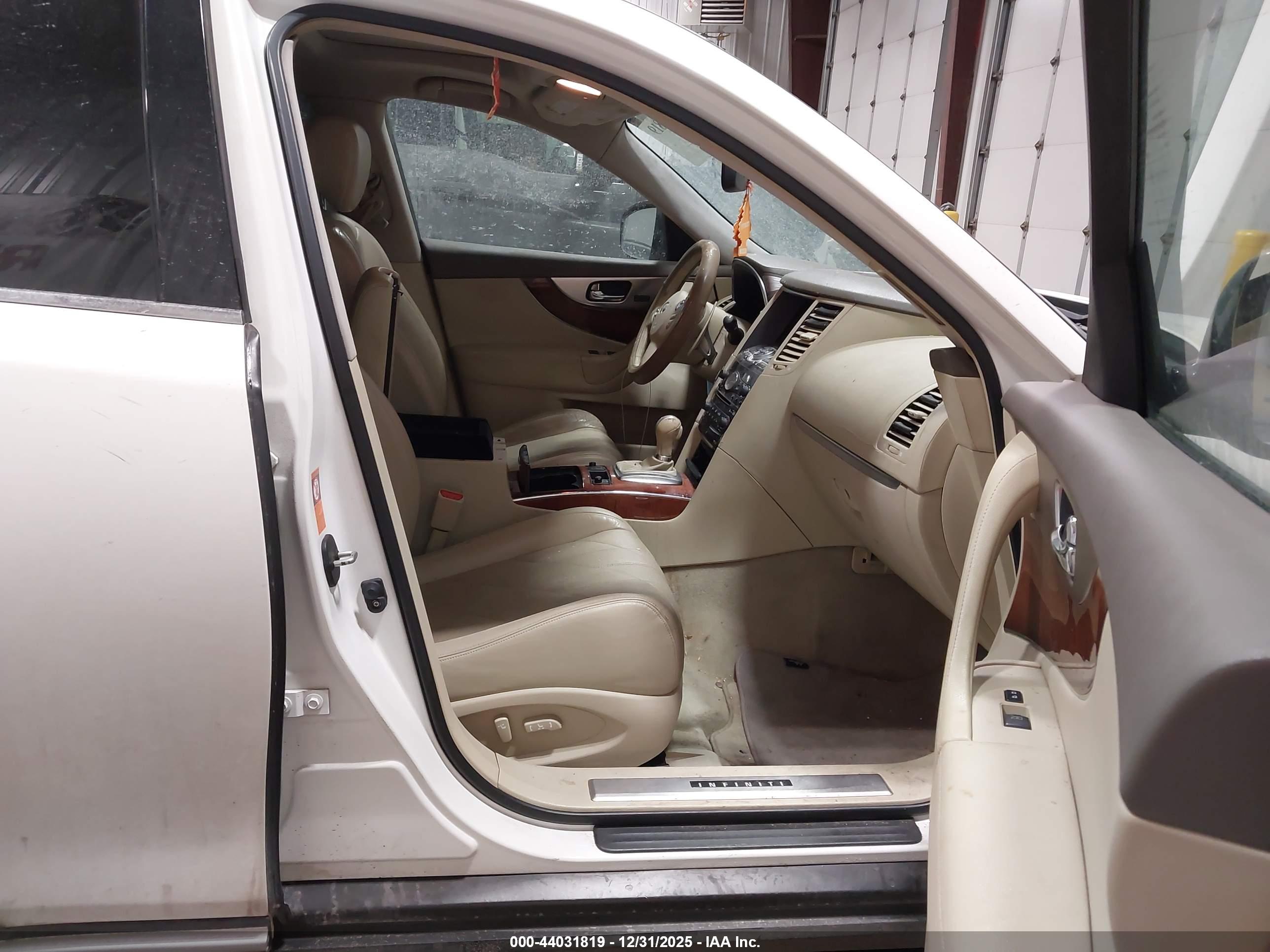 INFINITI FX35 image 5