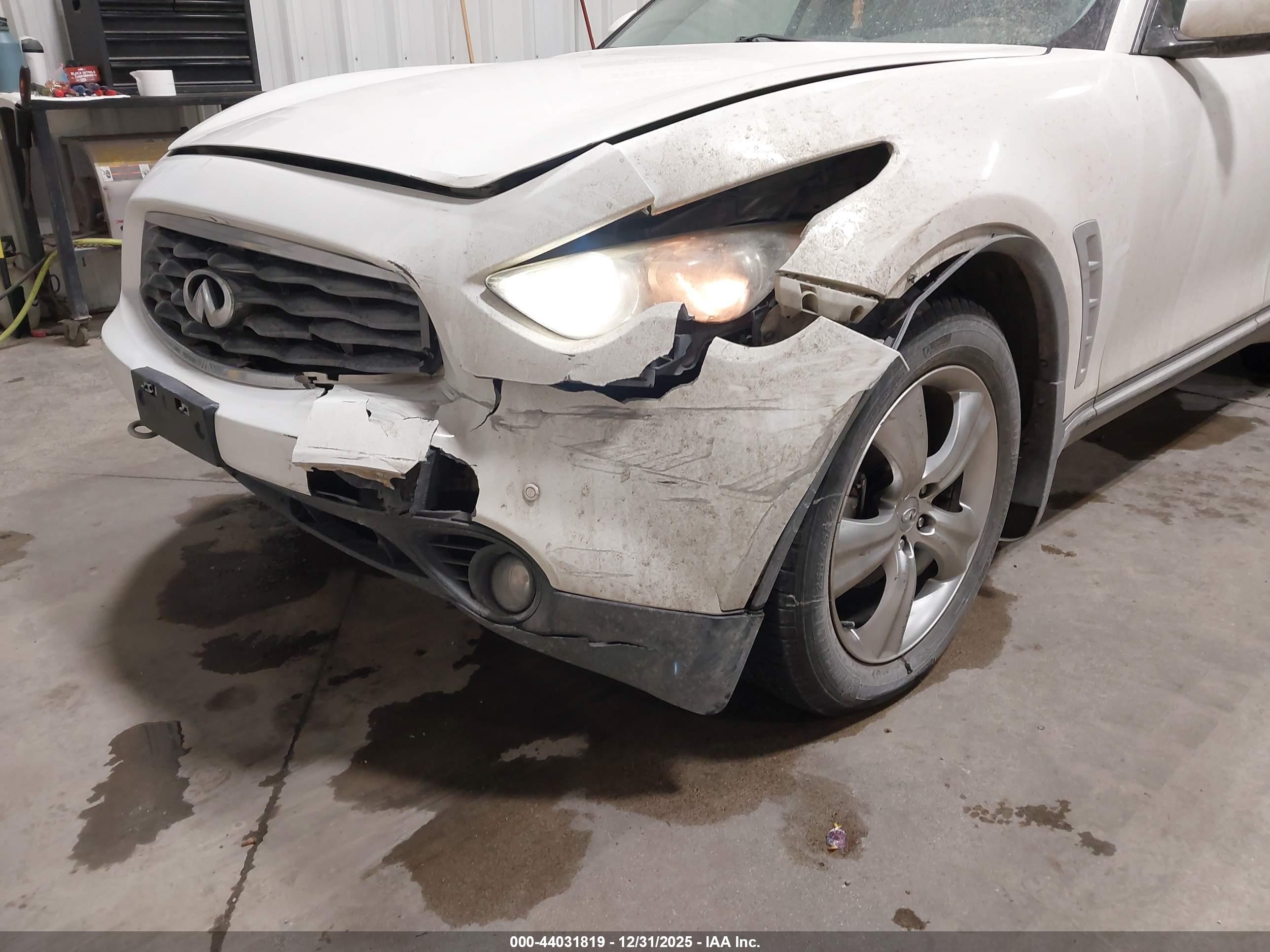 INFINITI FX35 image 6
