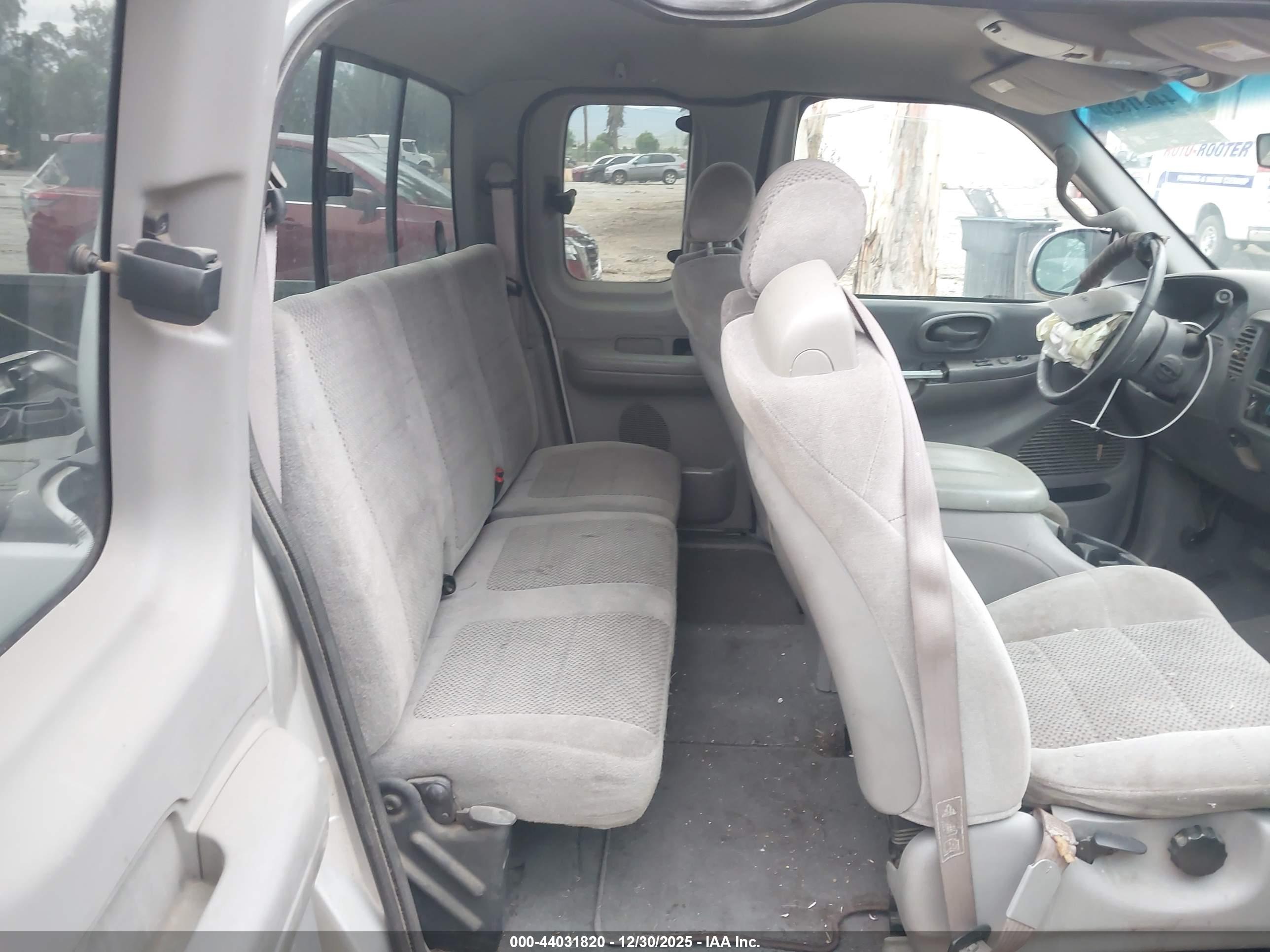 FORD F-150 image 8