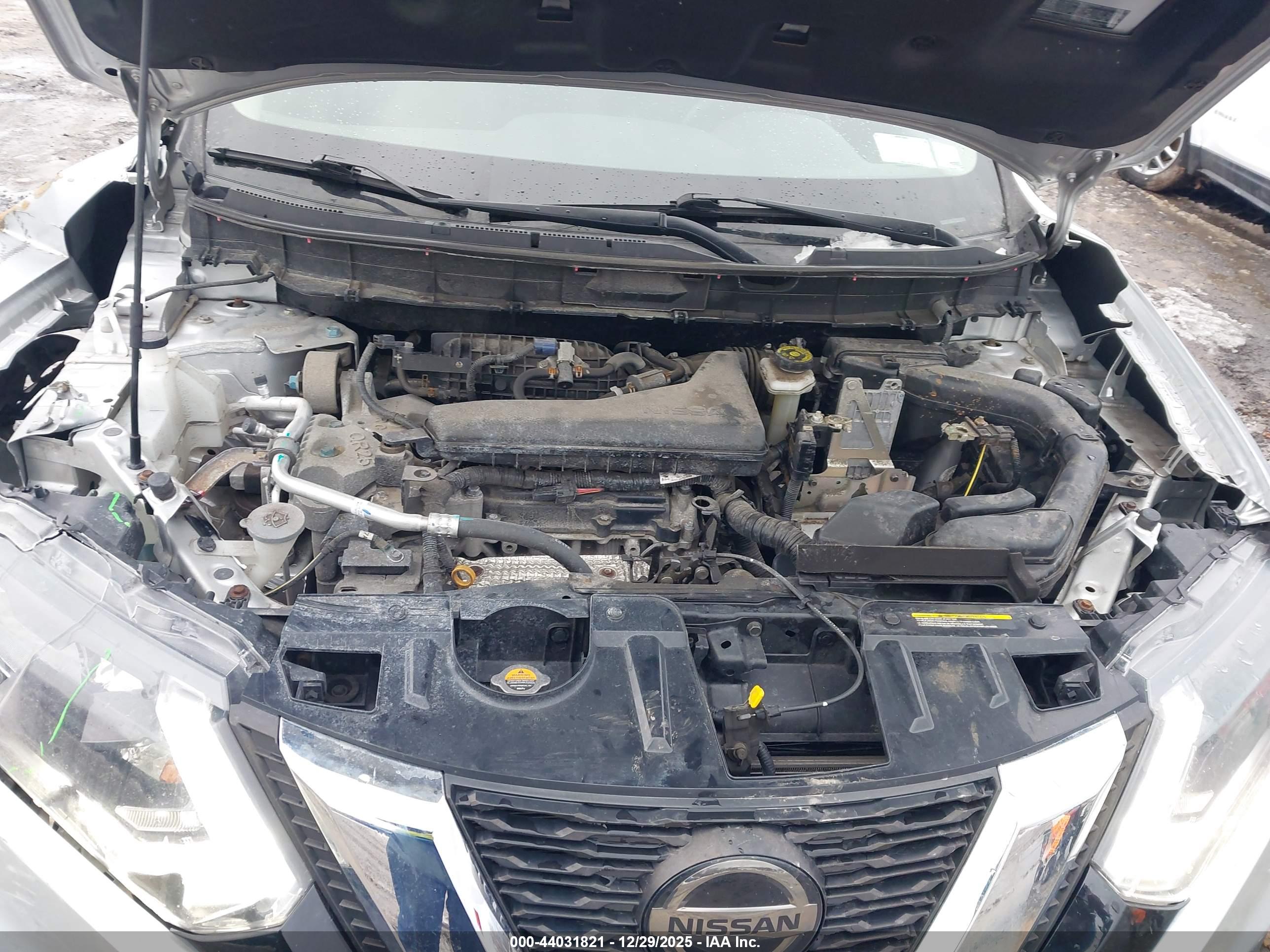 NISSAN ROGUE image 10