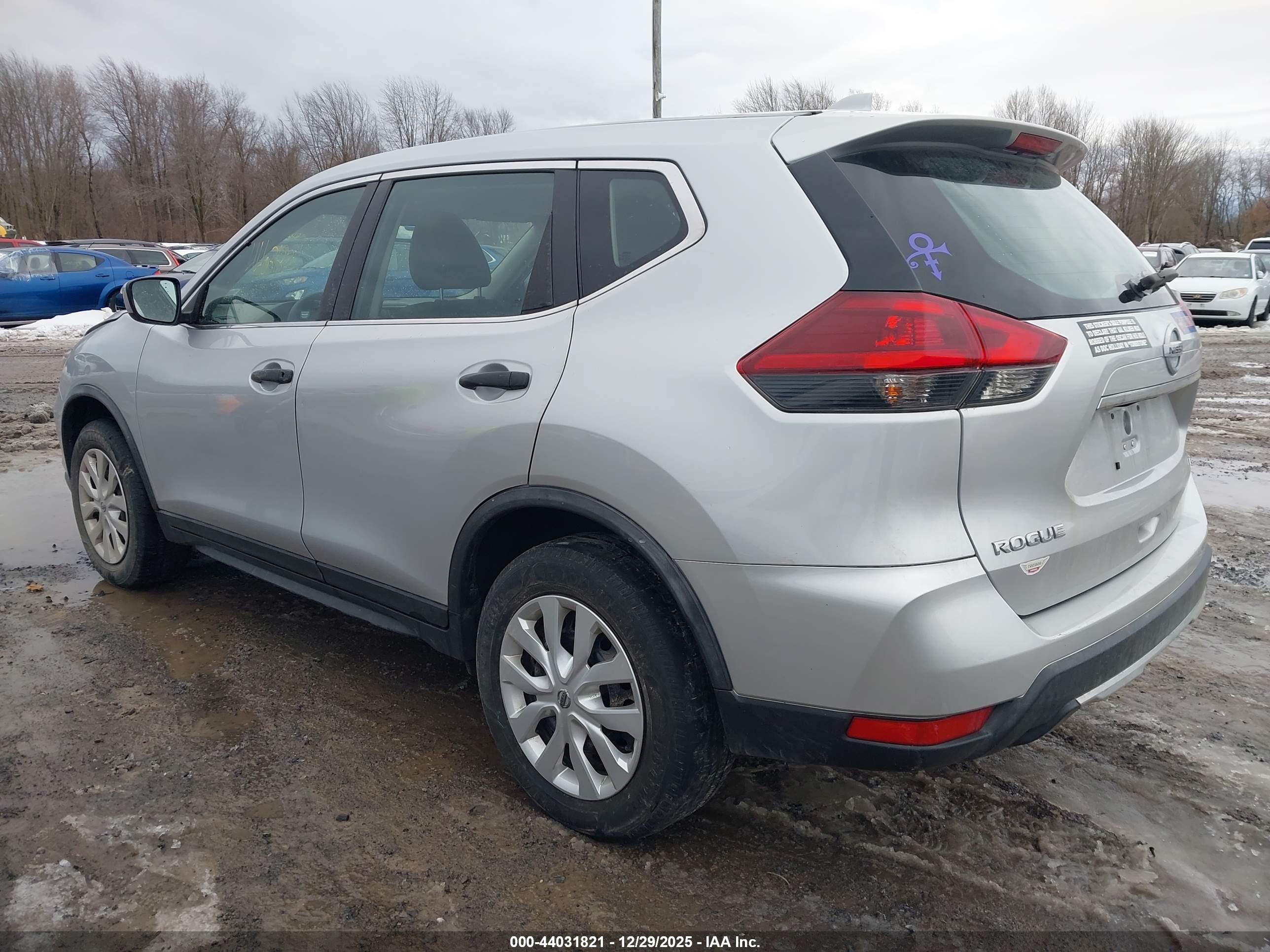 NISSAN ROGUE image 3