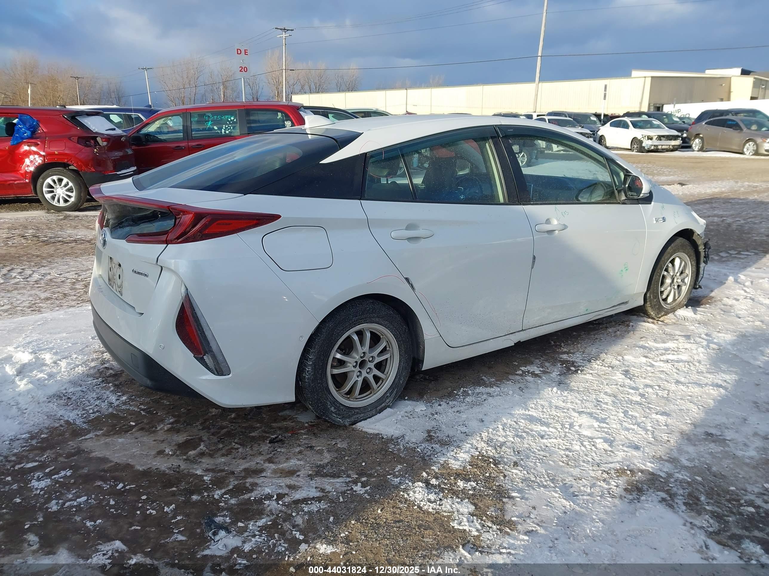 TOYOTA PRIUS image 4