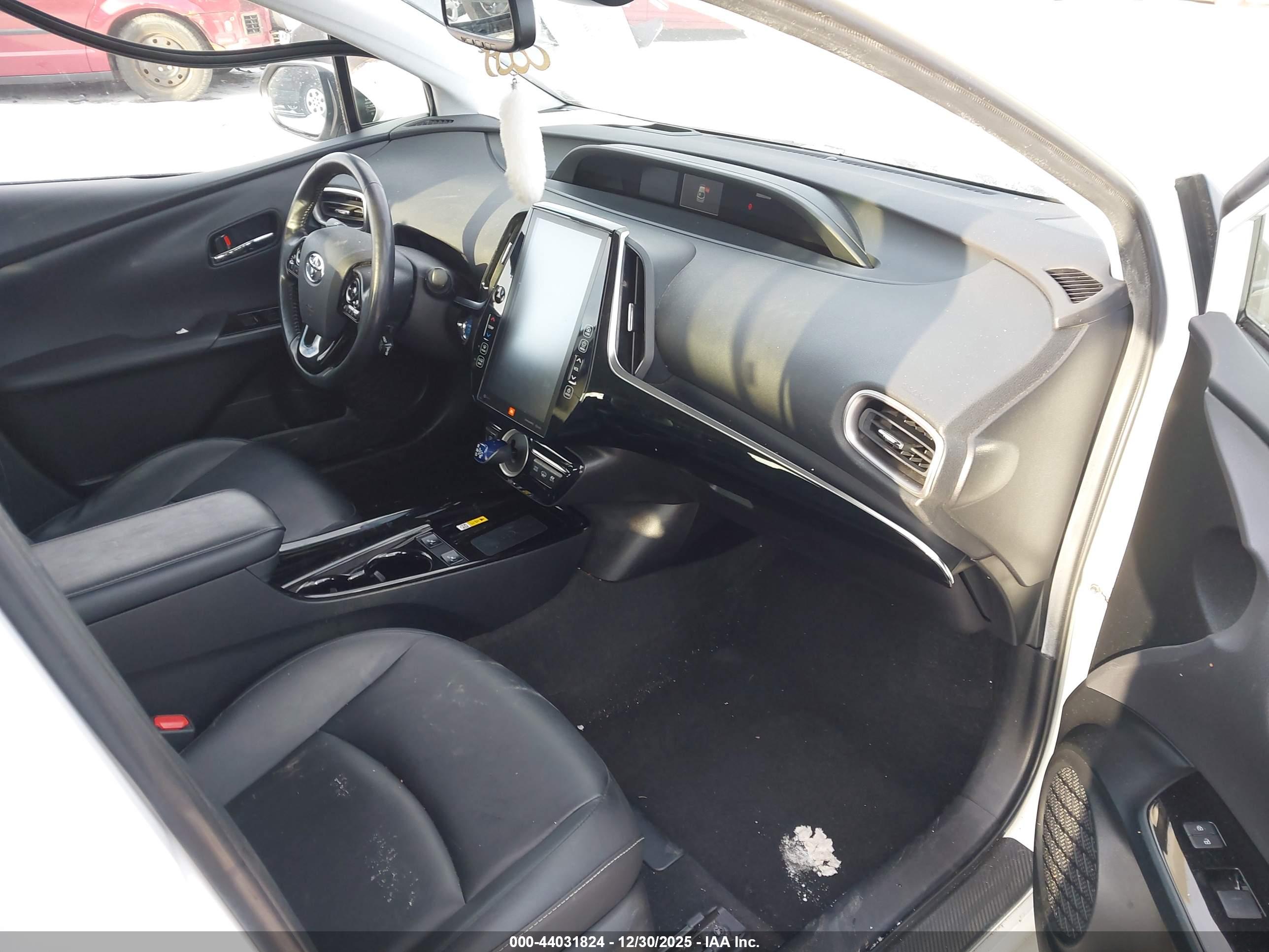 TOYOTA PRIUS image 5