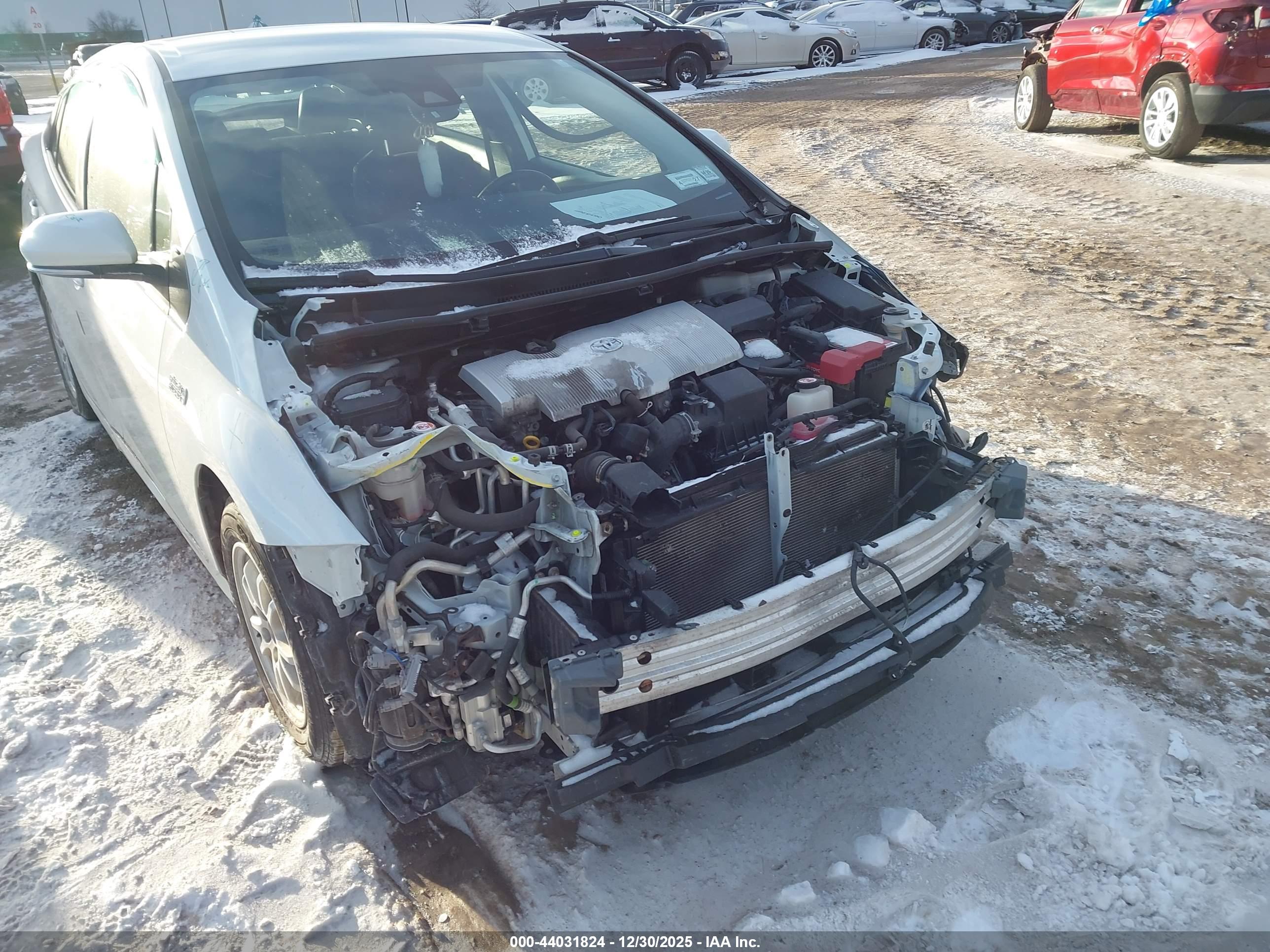 TOYOTA PRIUS image 6