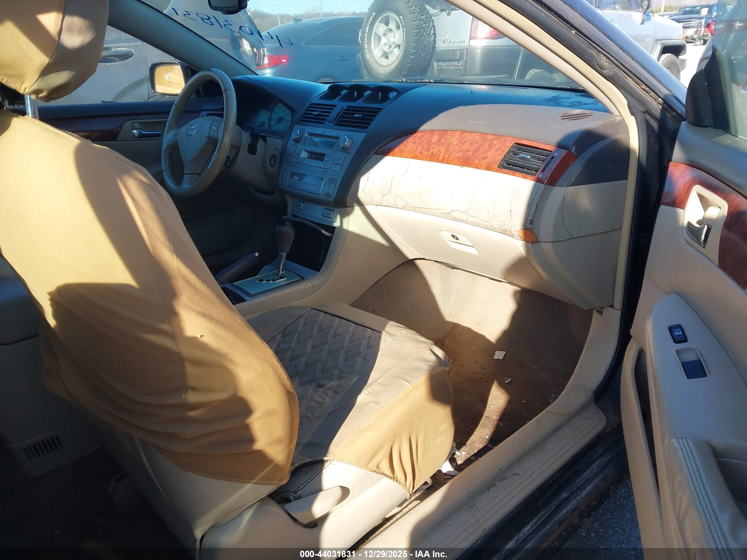TOYOTA CAMRY image 5