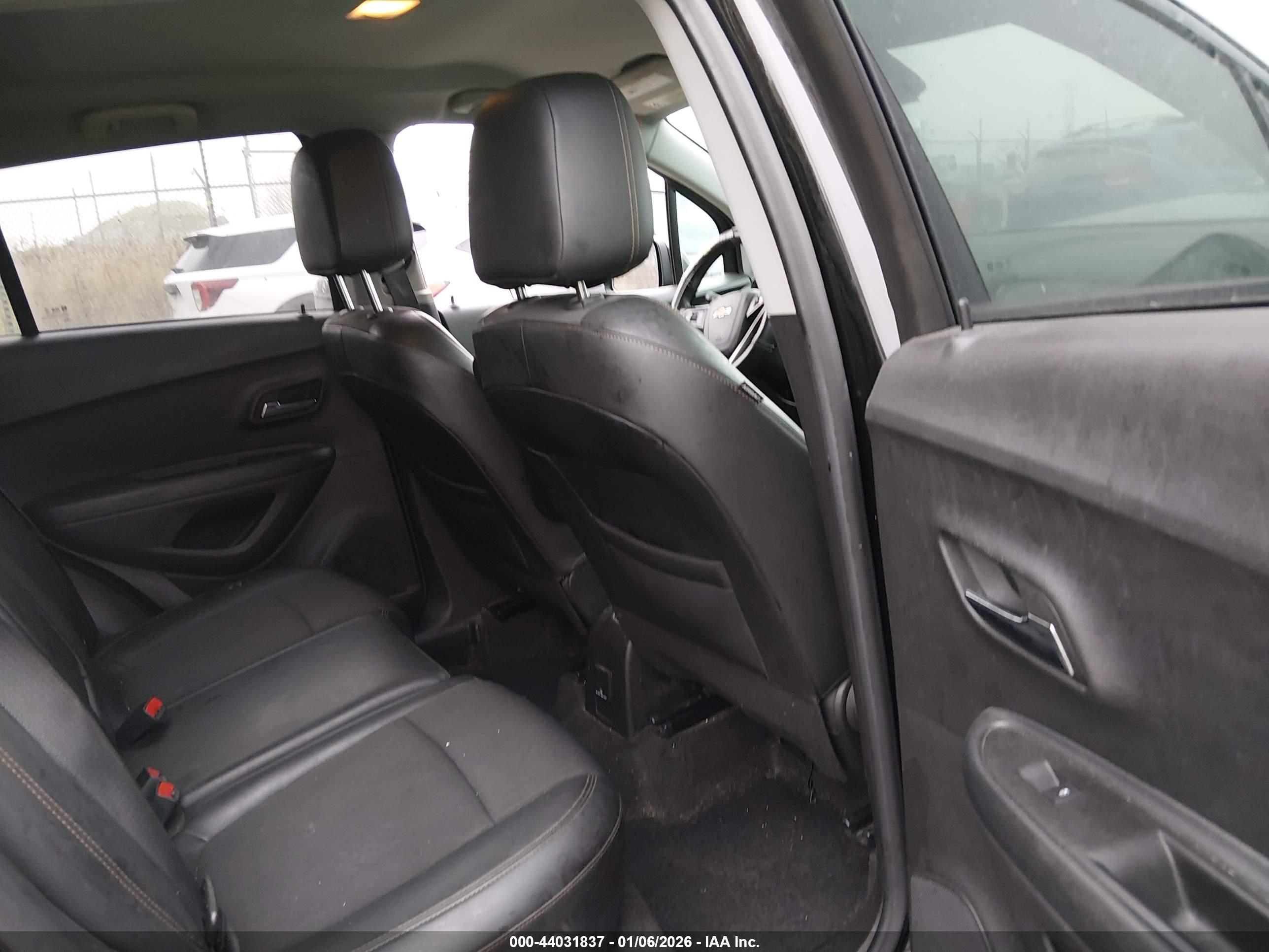 CHEVROLET TRAX image 8