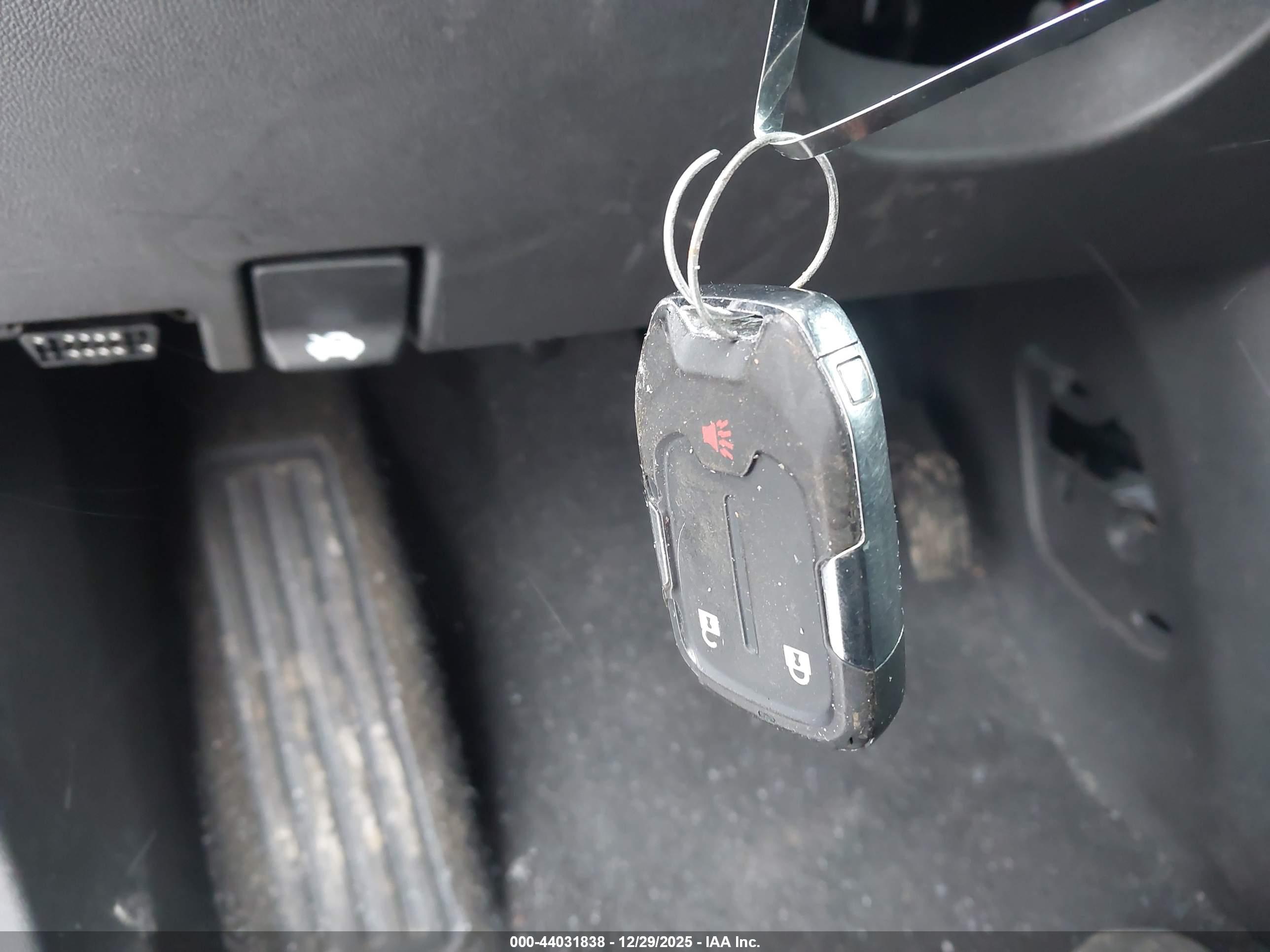GMC TERRAIN image 11
