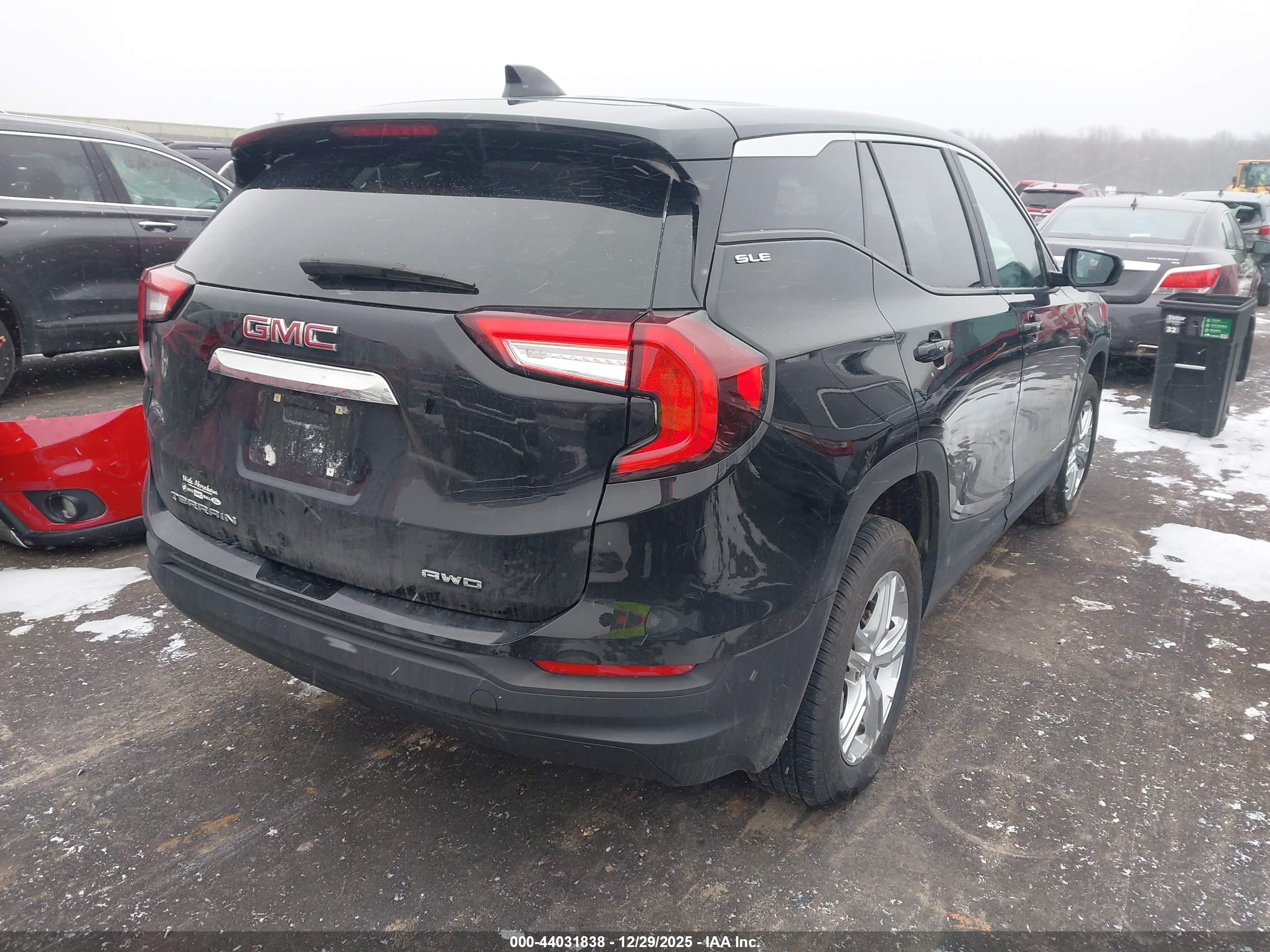 GMC TERRAIN image 4