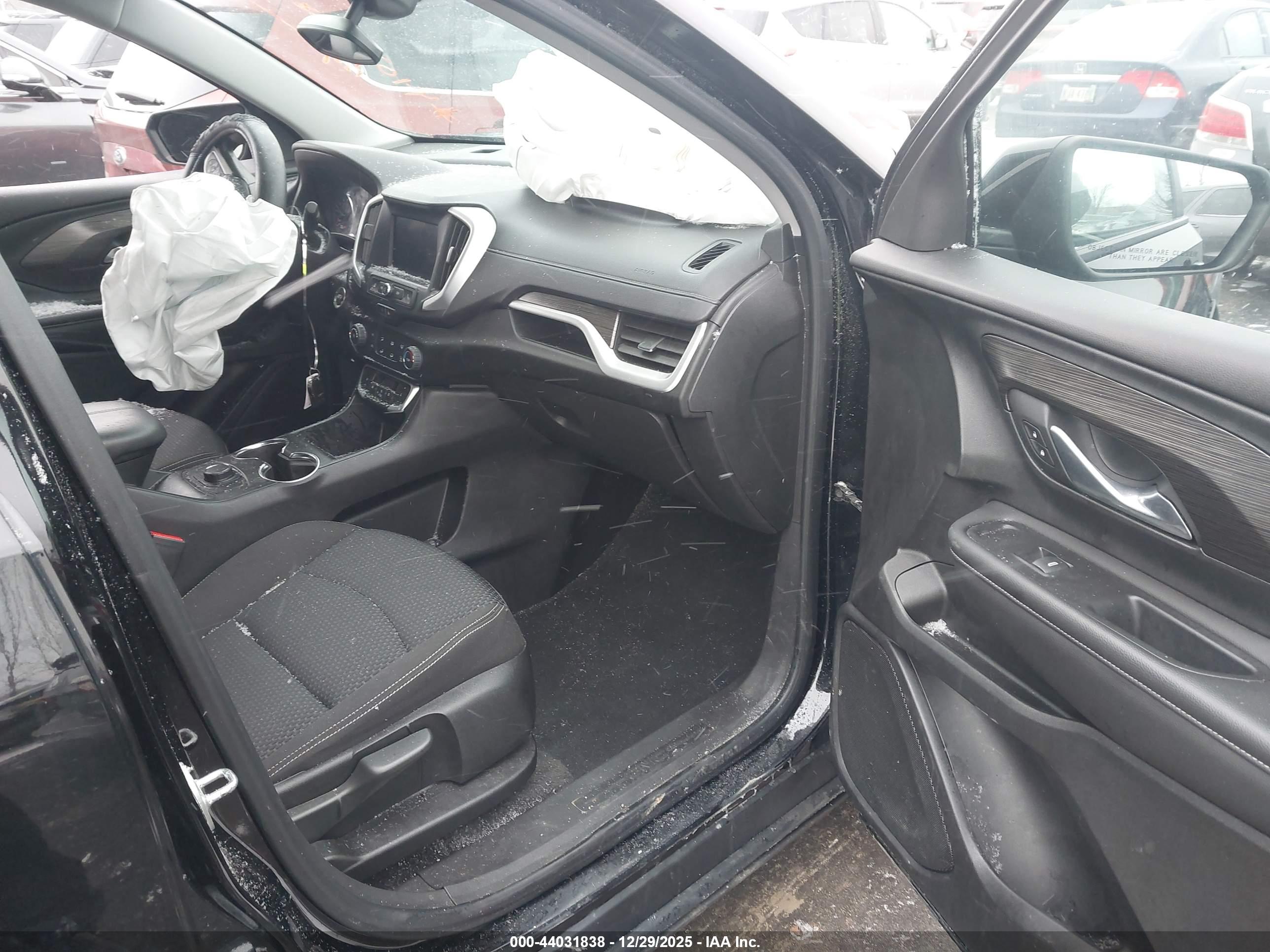 GMC TERRAIN image 5