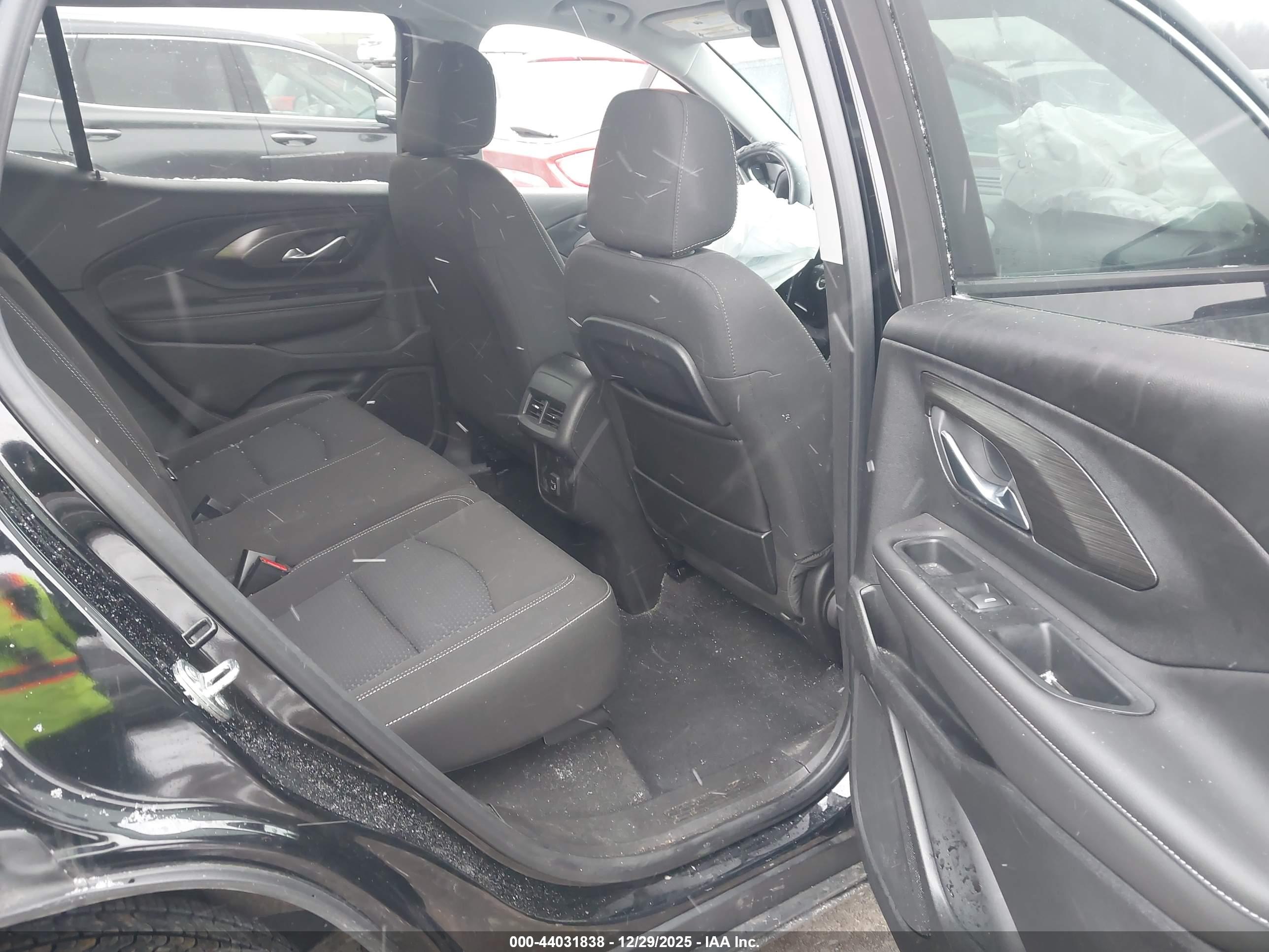 GMC TERRAIN image 8