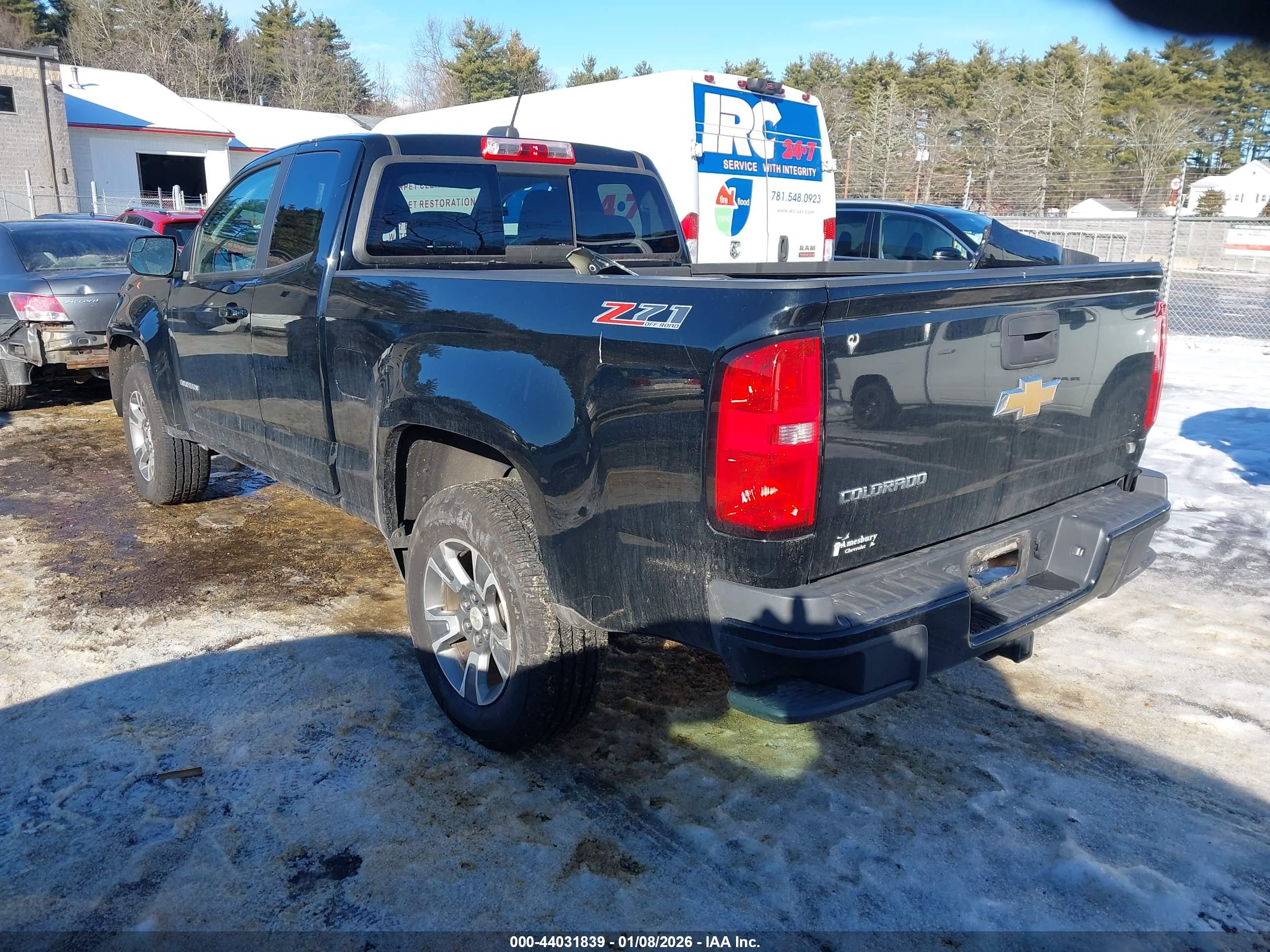 CHEVROLET COLORADO image 3