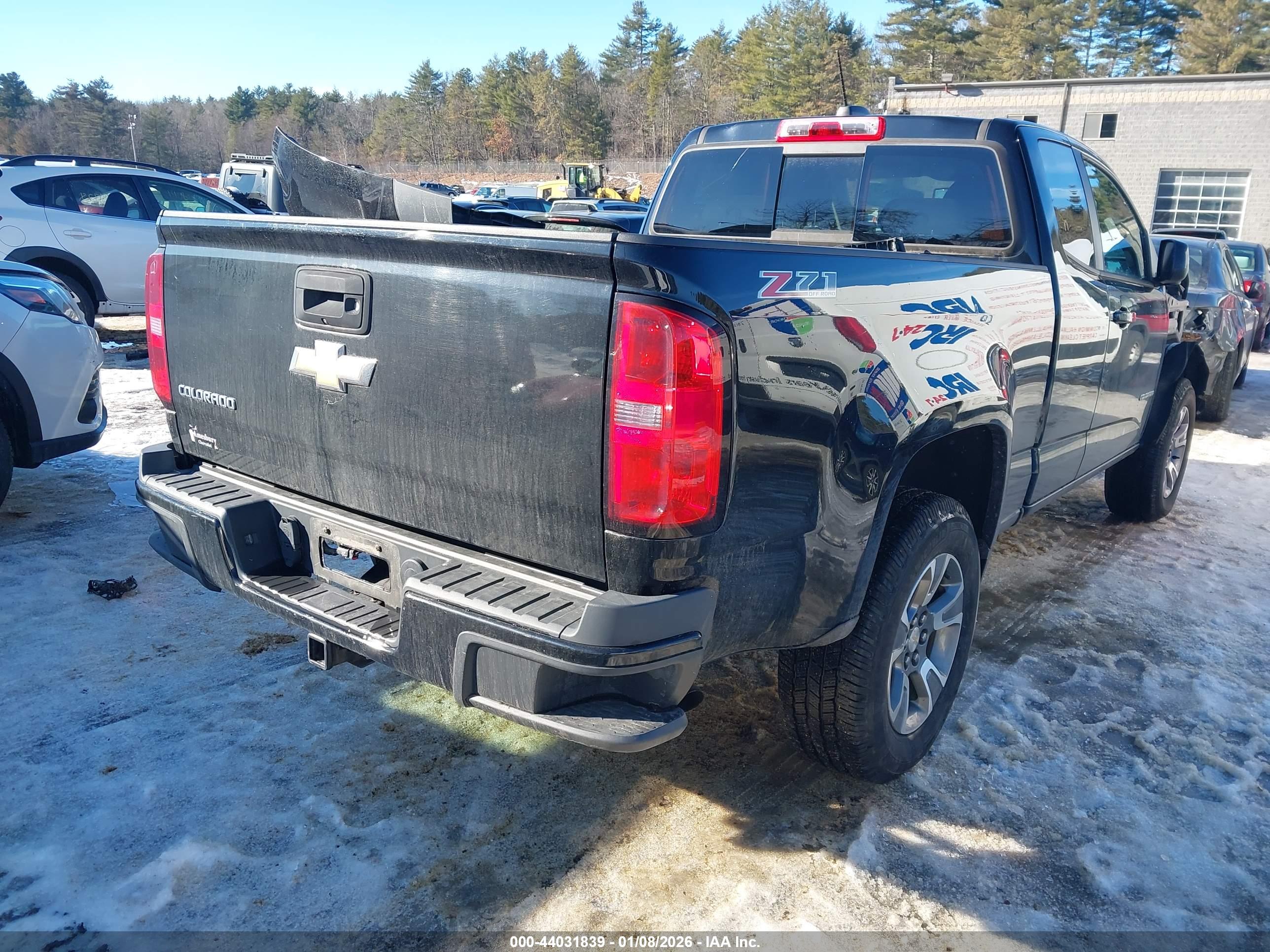 CHEVROLET COLORADO image 4