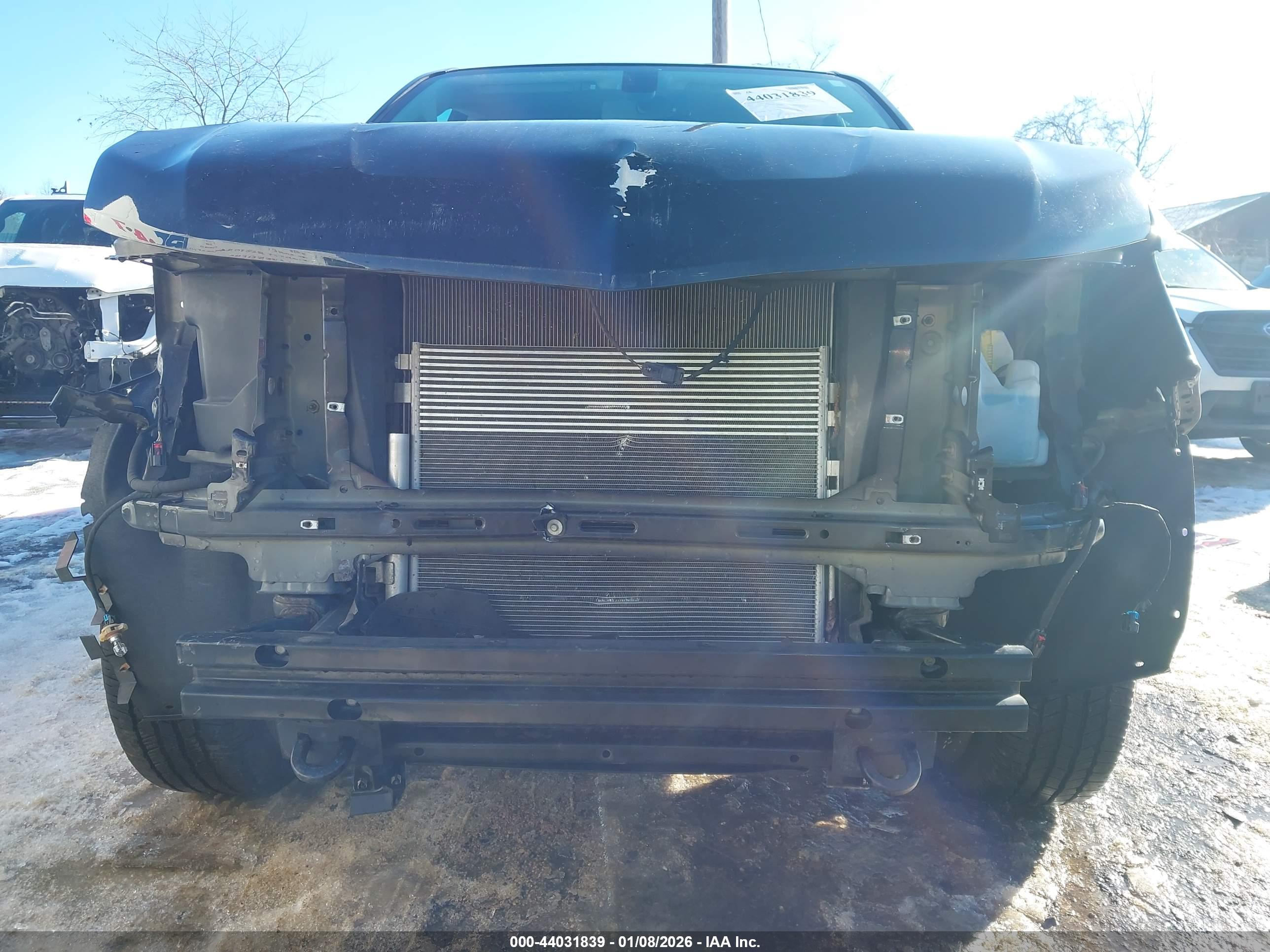 CHEVROLET COLORADO image 6