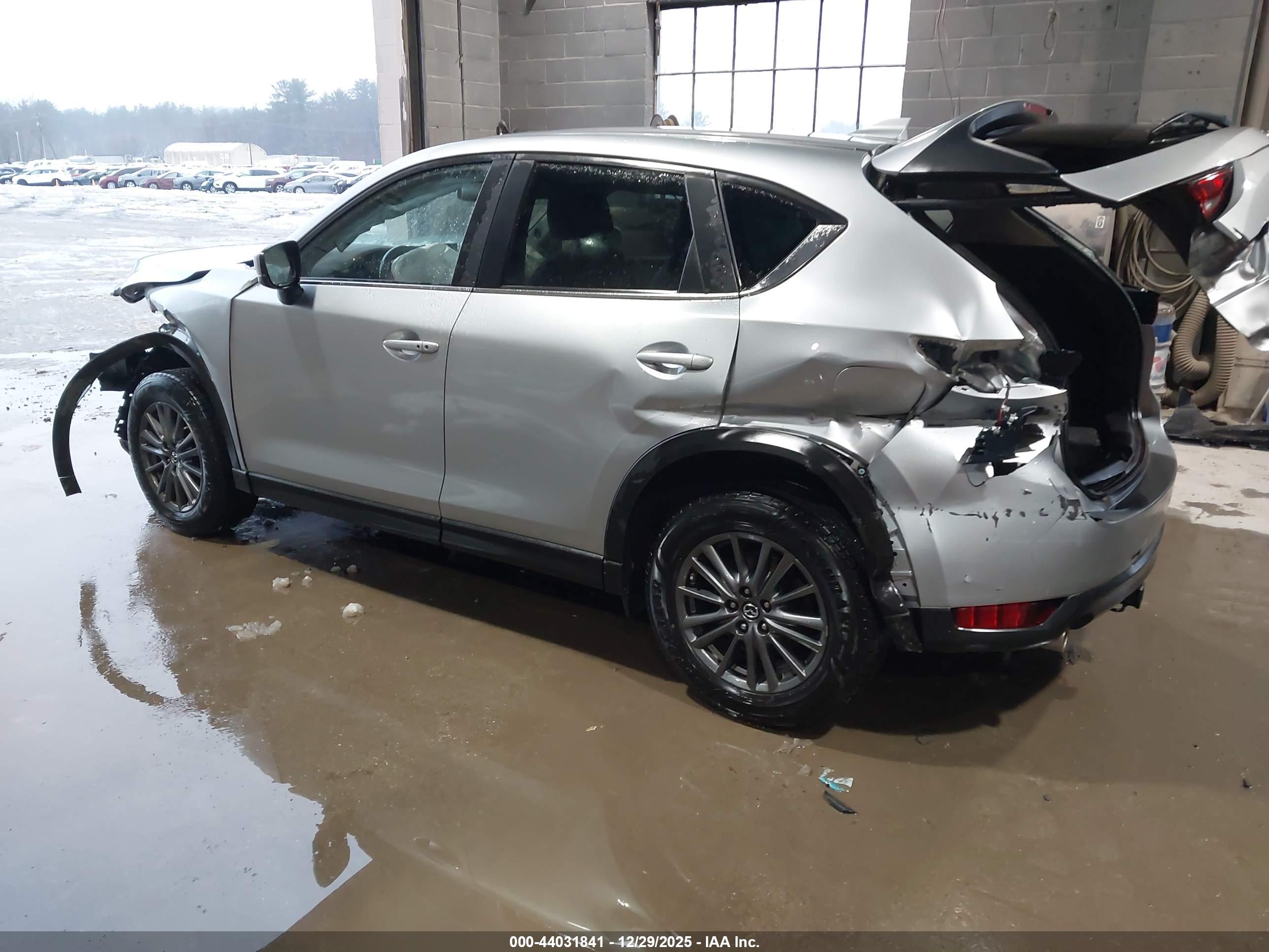MAZDA CX-5 image 3